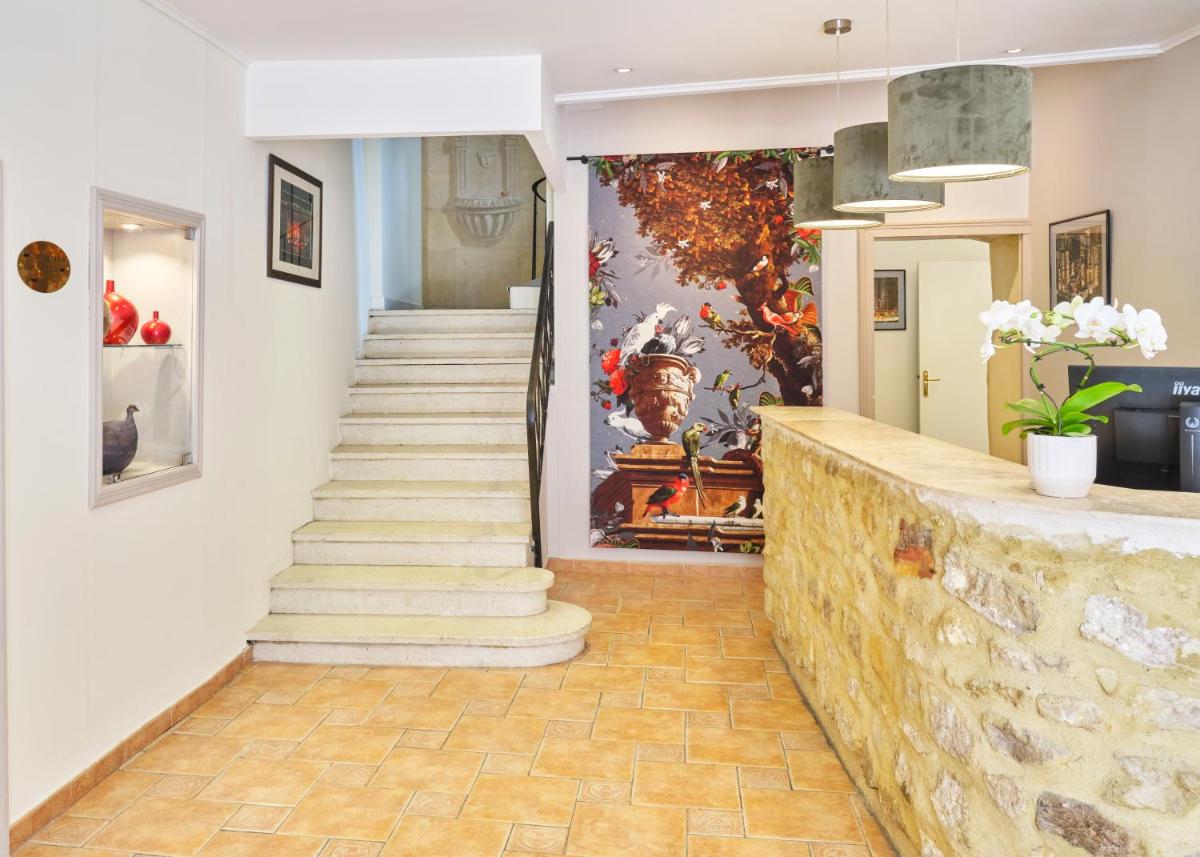 hotel reception