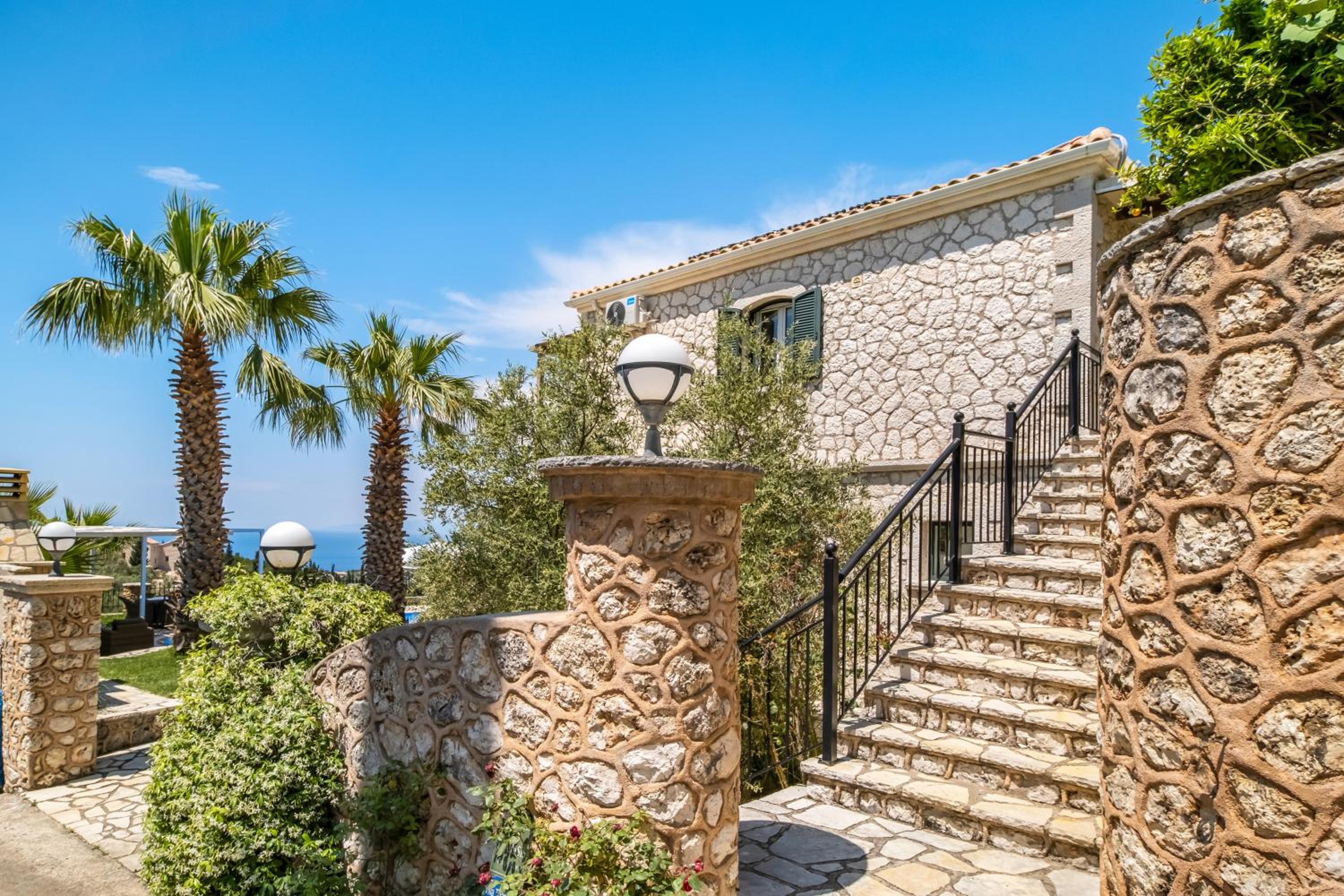 Goudis Villa Thanasis