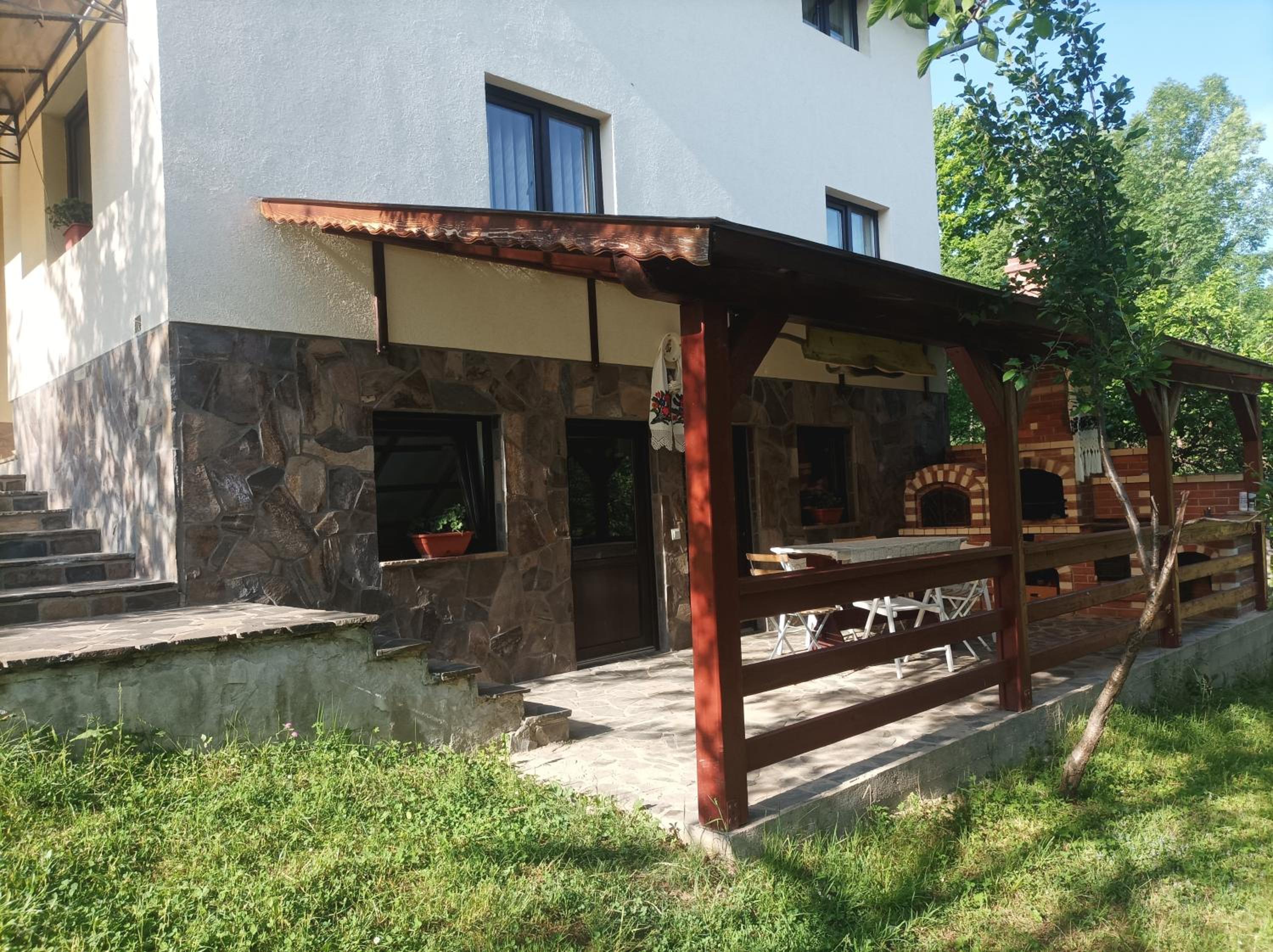Casa Fluțar view 5