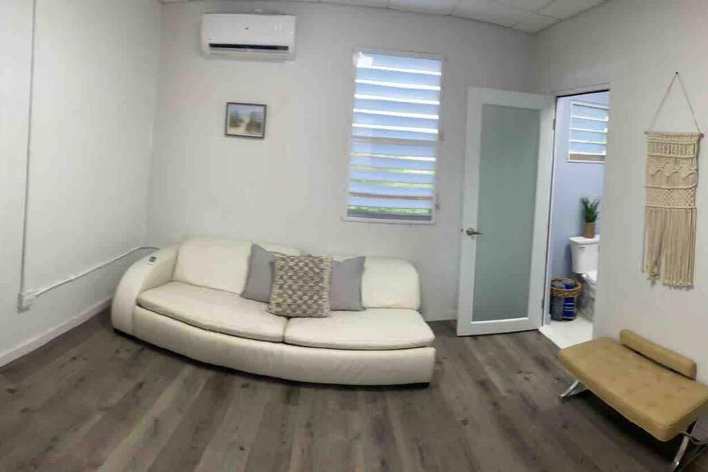 18BR Home for 32 Guests La Placita Santurce By RentalsPR
