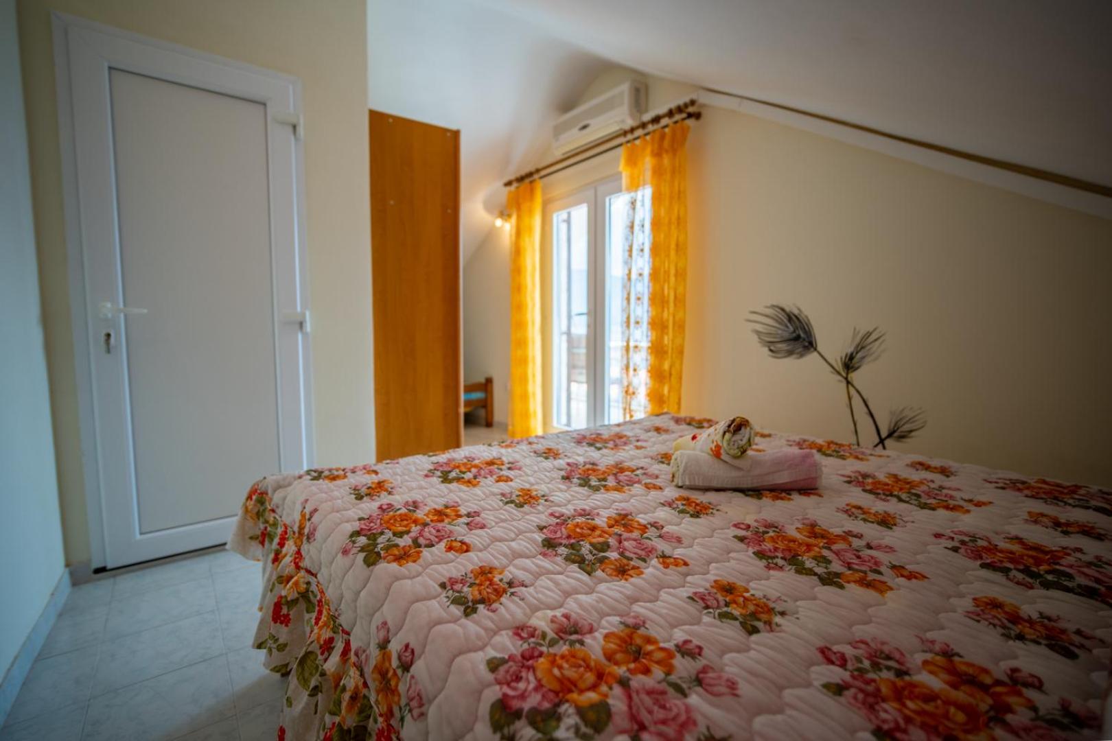 ARI Apartments
