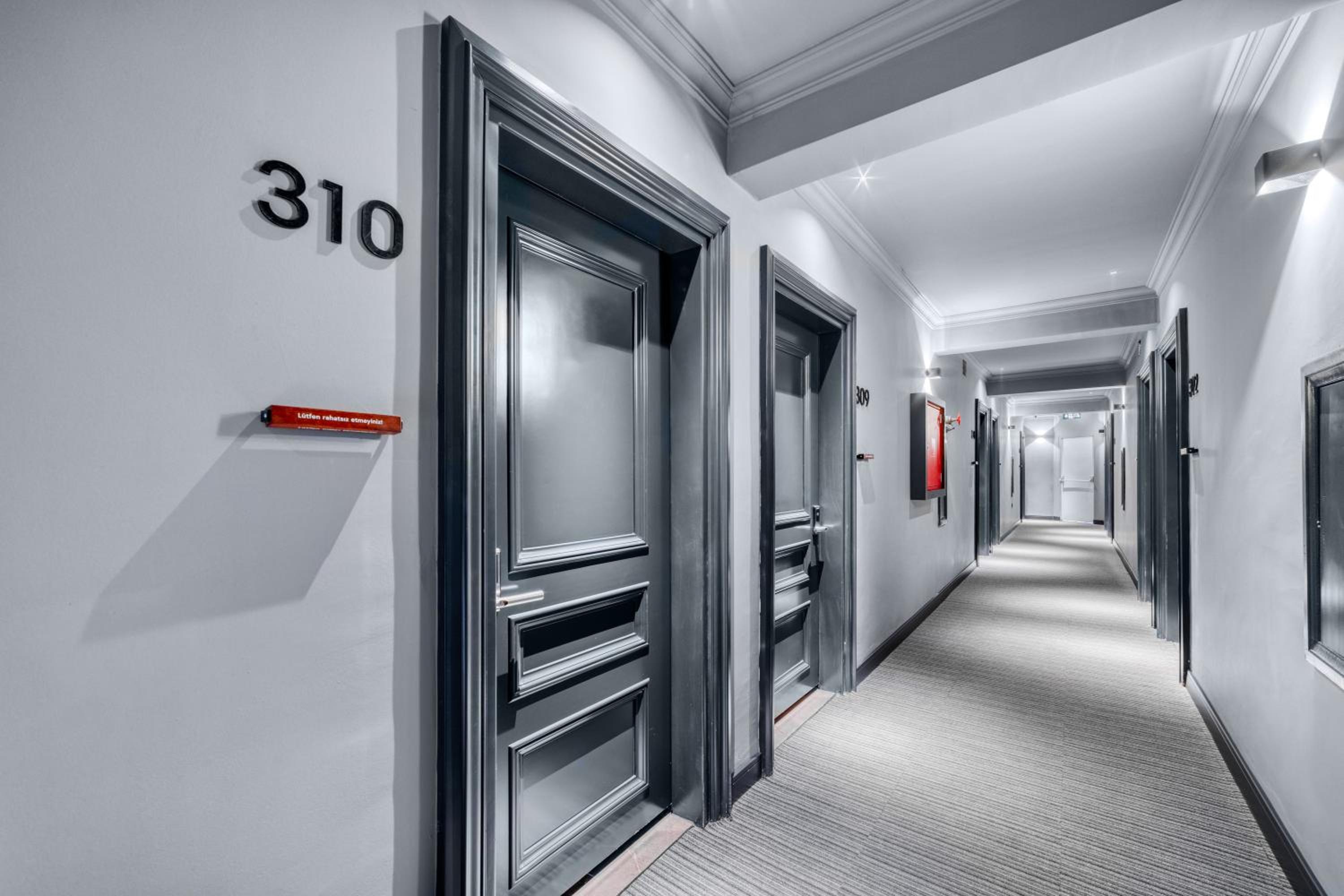 Numa Port Hotel - Image 30