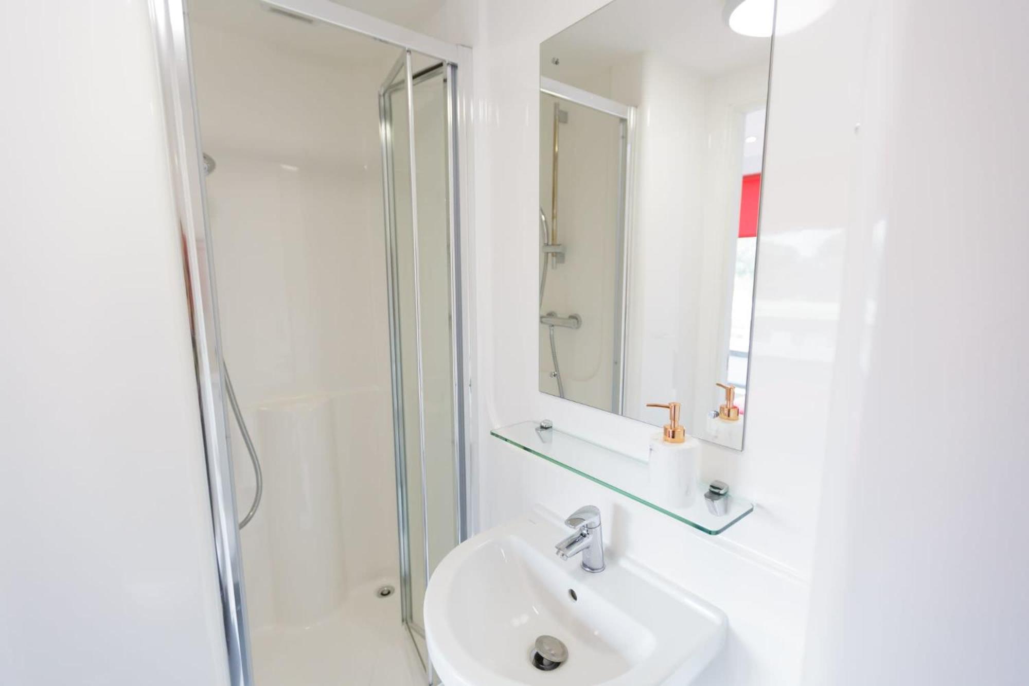 For Students Only Cosy Studios and Ensuites at New Cross in London