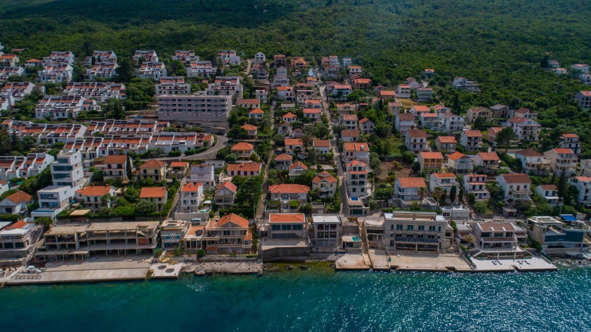ARI Apartments