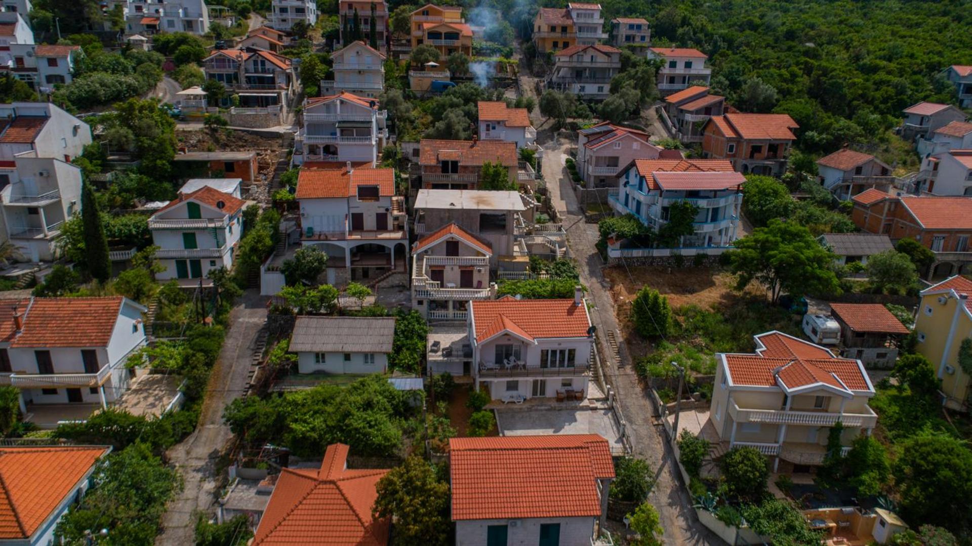 ARI Apartments