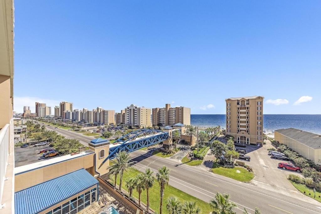 Hotel Crystal Tower 1509 by ALBVR - Luxurious 15th Floor Condo with Breathtaking Views - Image 1