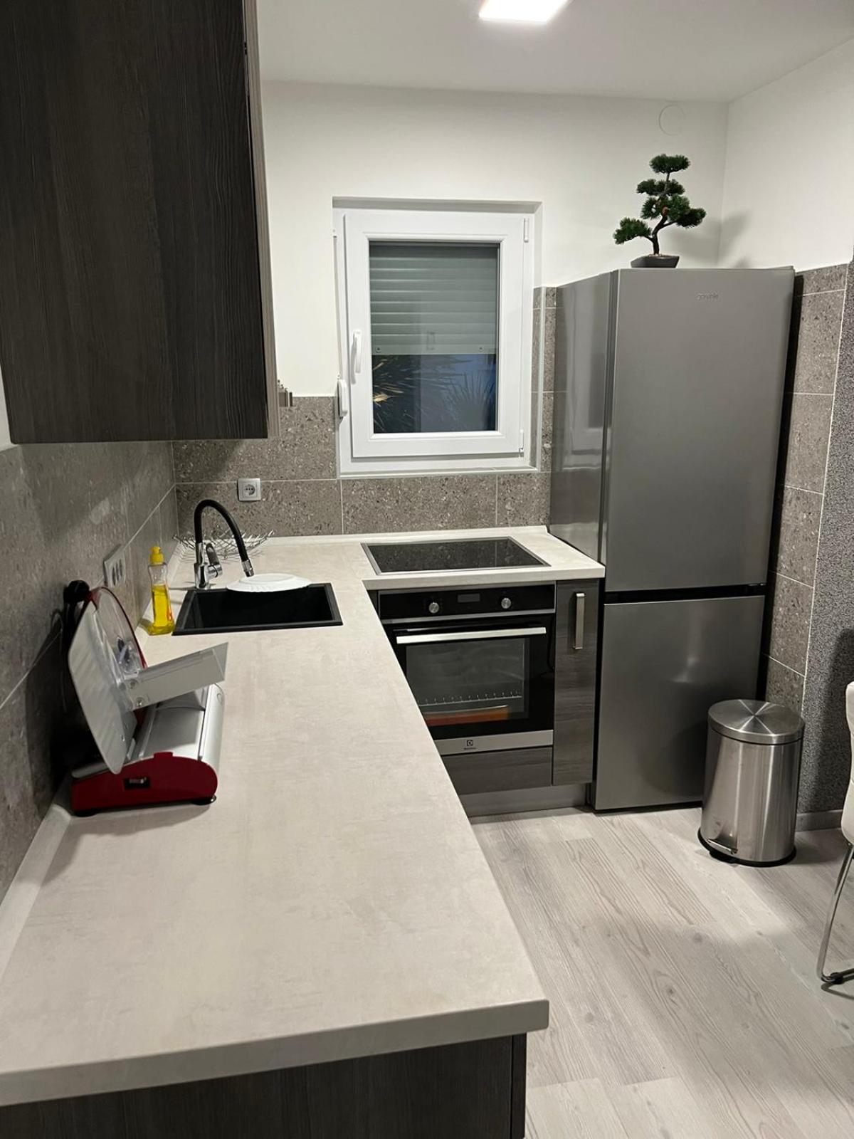APPARTMA ROBERT