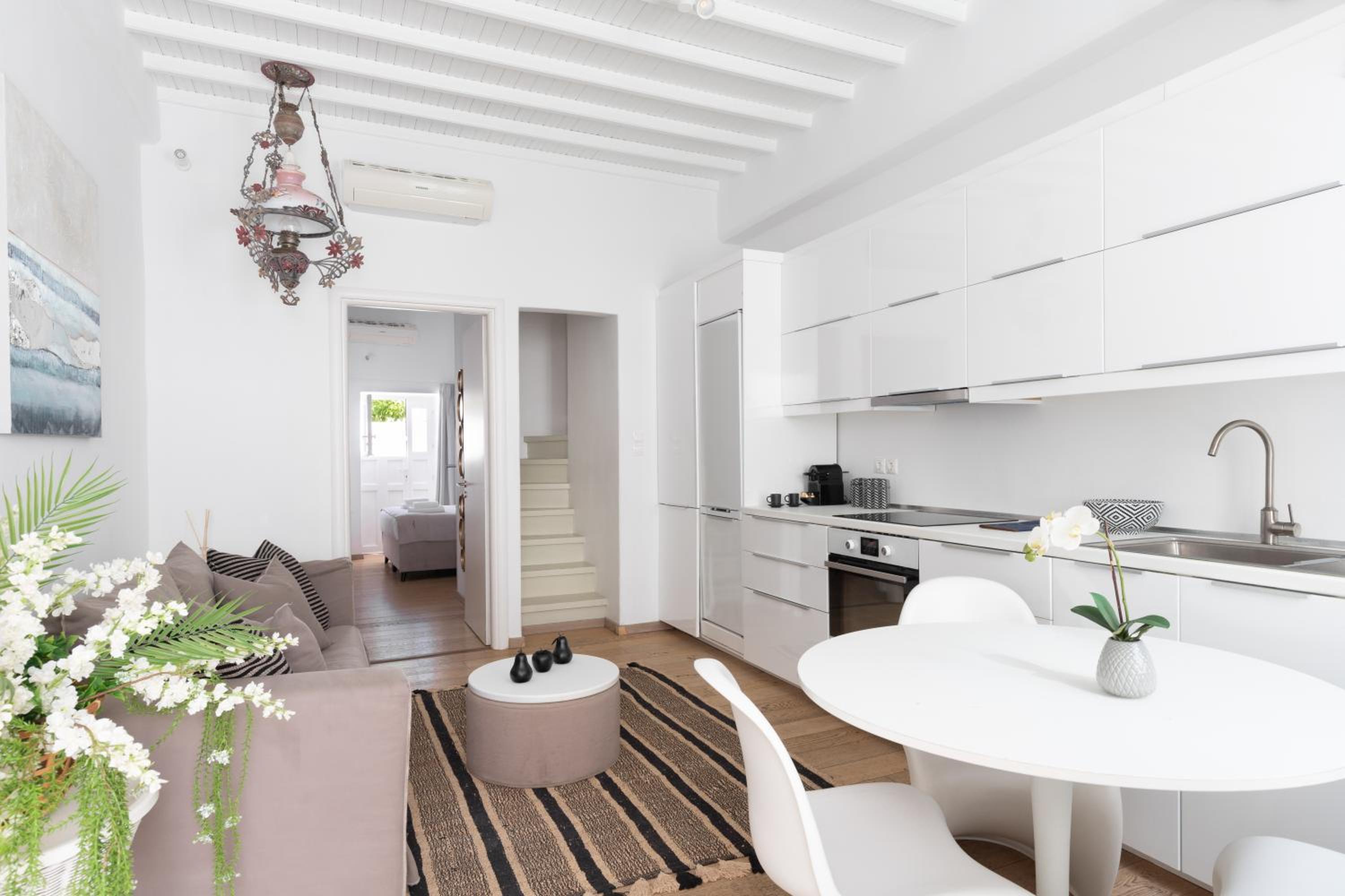 Sandy's House-Mykonos Town by Dival Properties