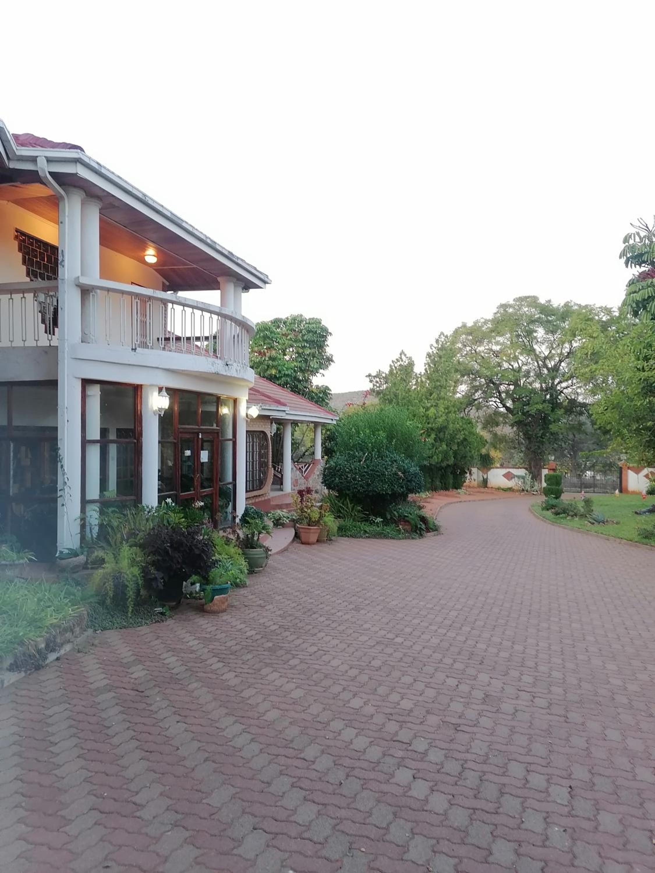 Tjibelu's Nest Guest Home