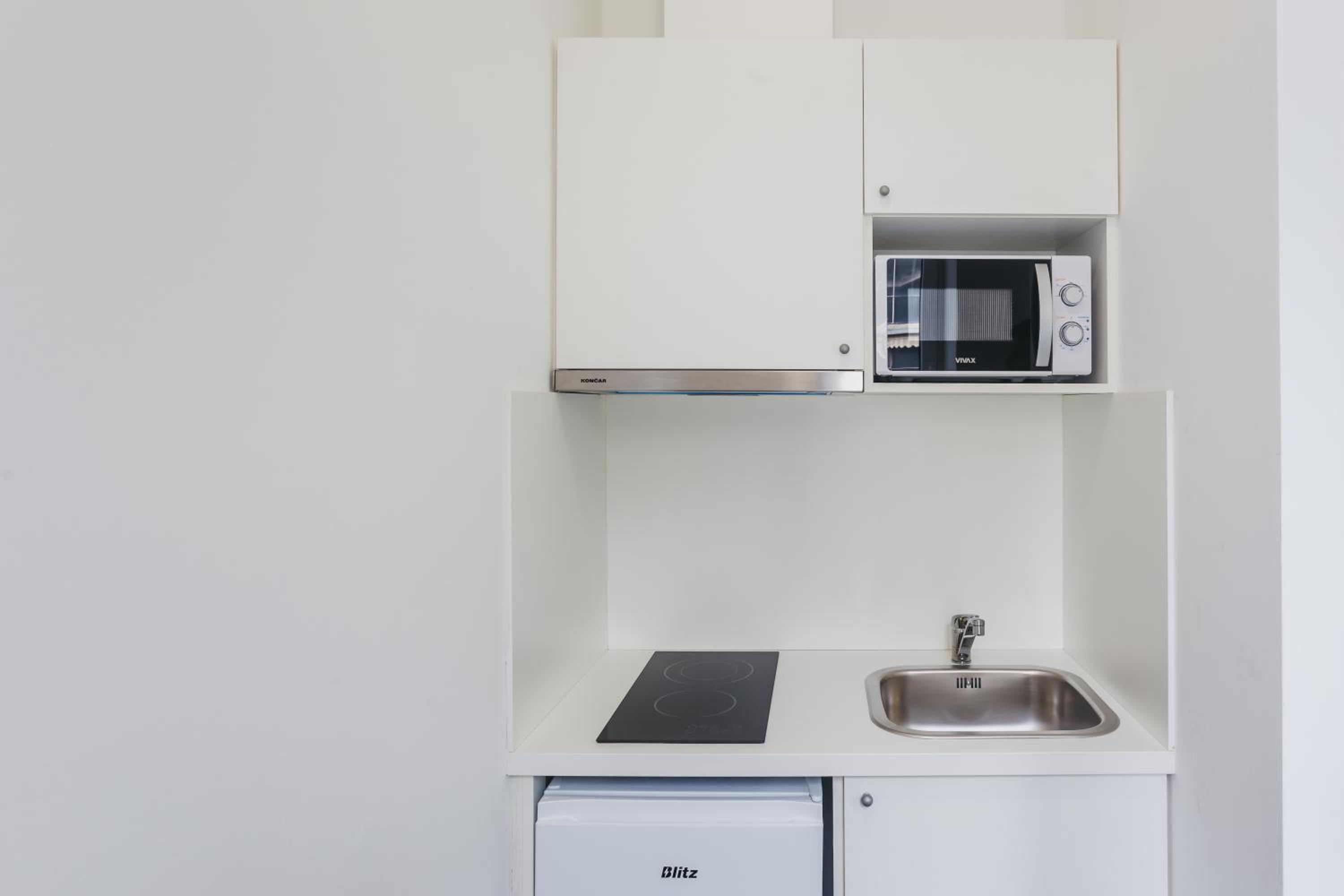 Mika Apartment and Studios with free Parking view 4