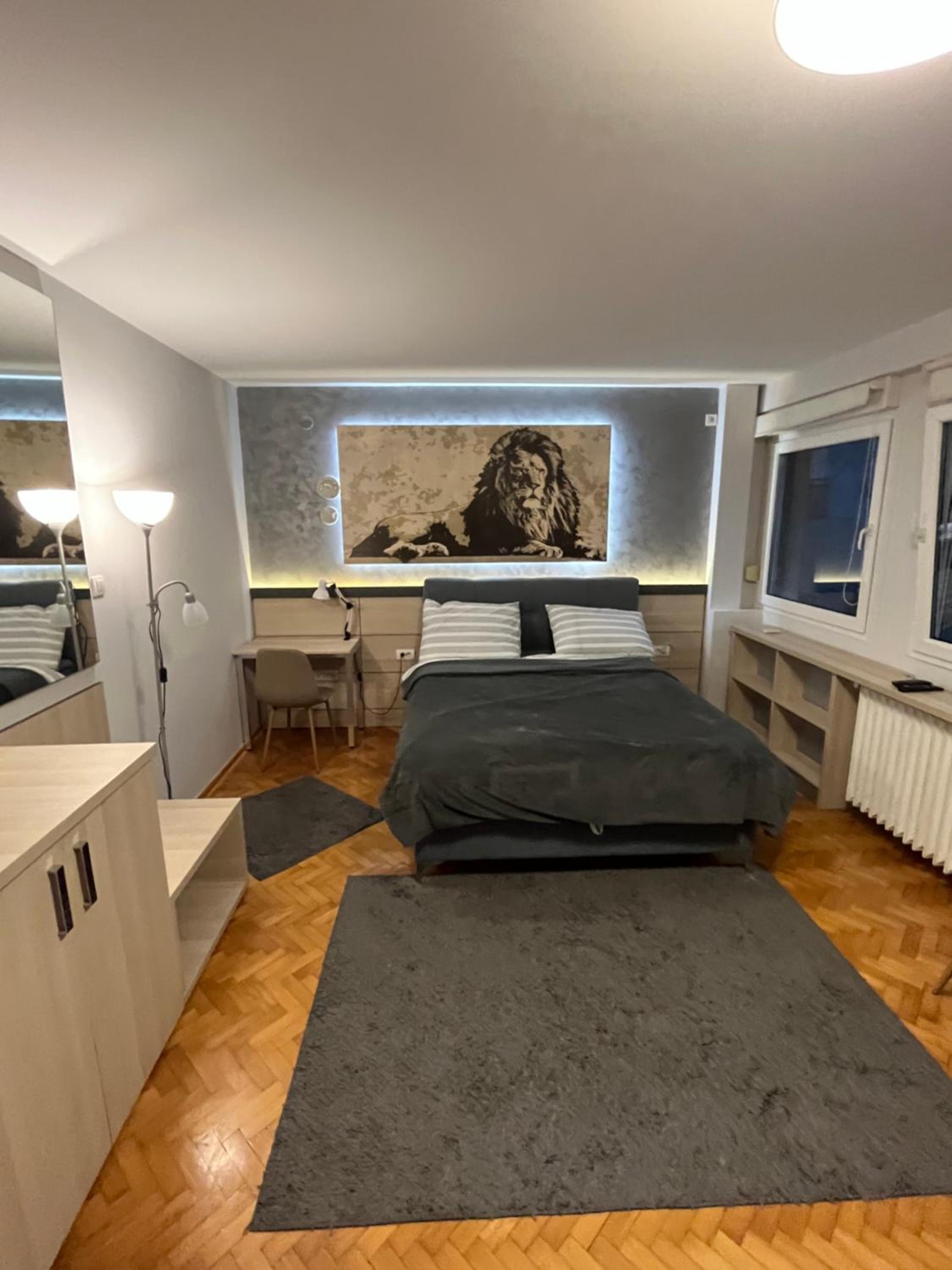 LEO Central Apartment