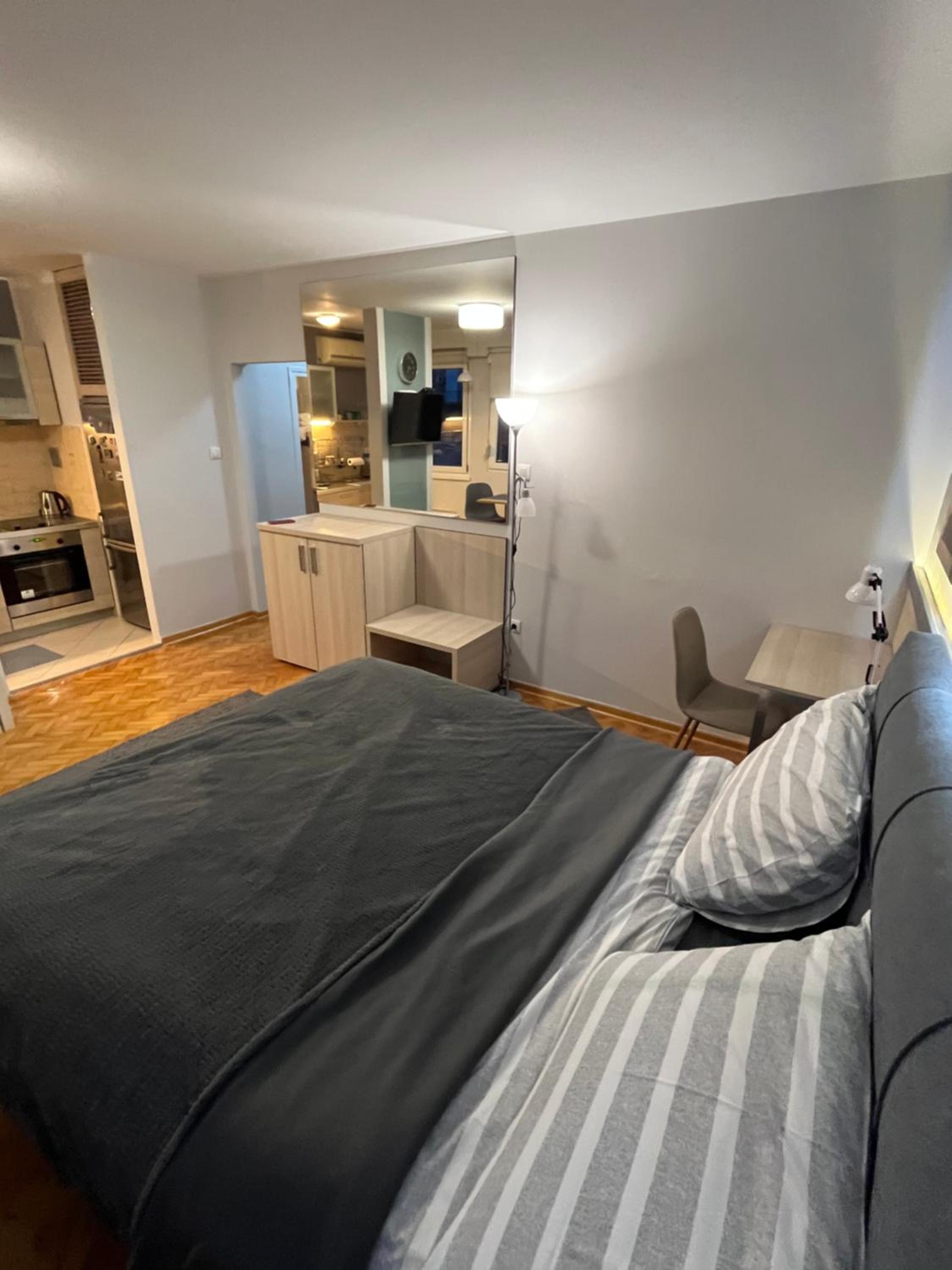 LEO Central Apartment