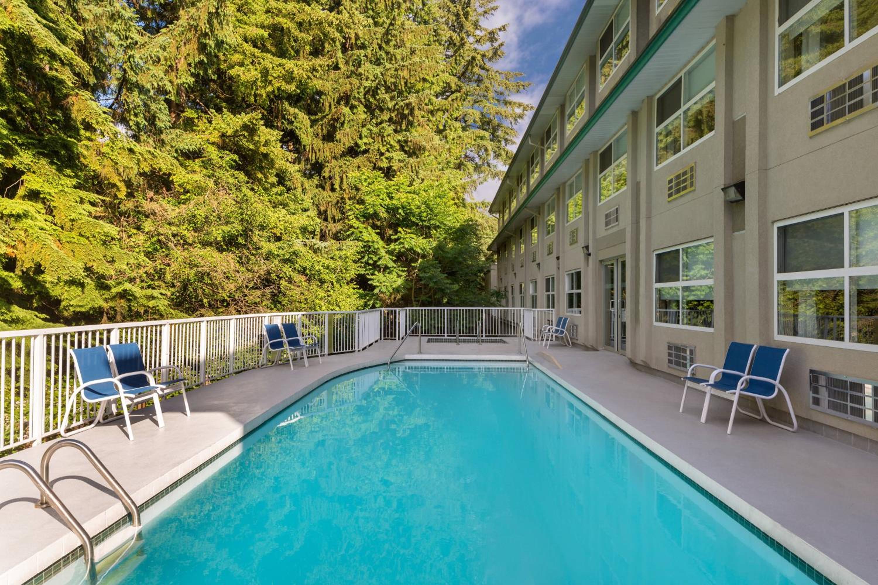 Surrey Vacations - Four Points by Sheraton Surrey - Property Image 3