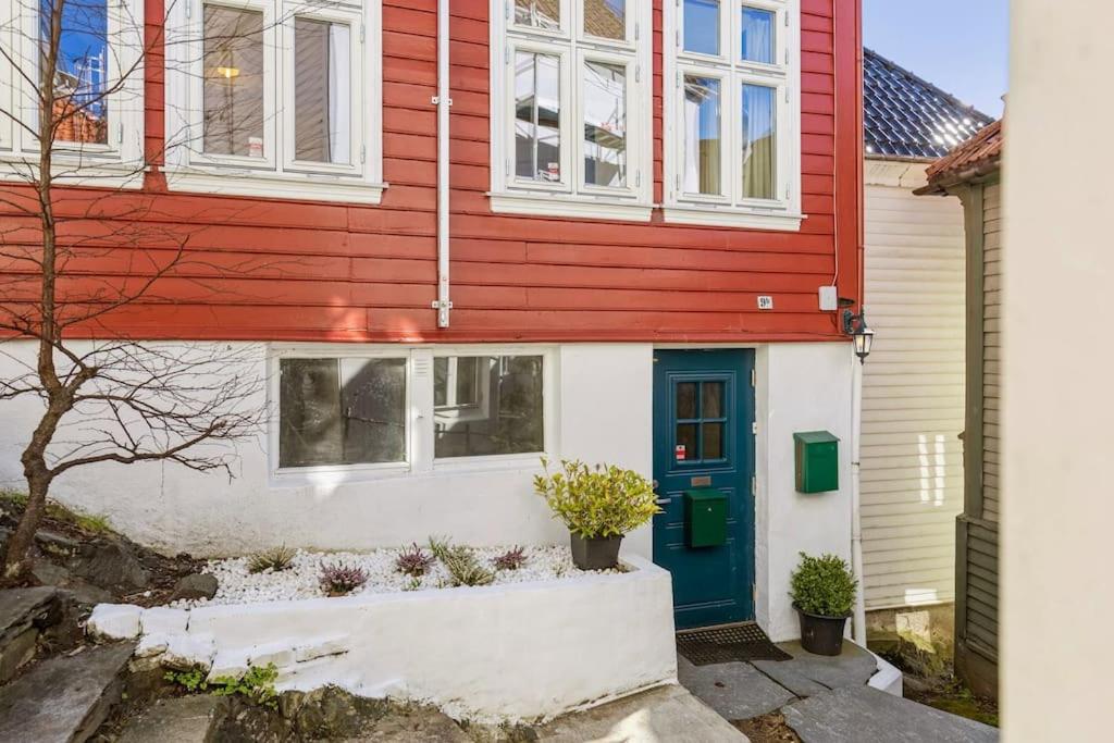 Dinbnb Homes I 200m to Bryggen I Make Memories with Friends and Family! view 2