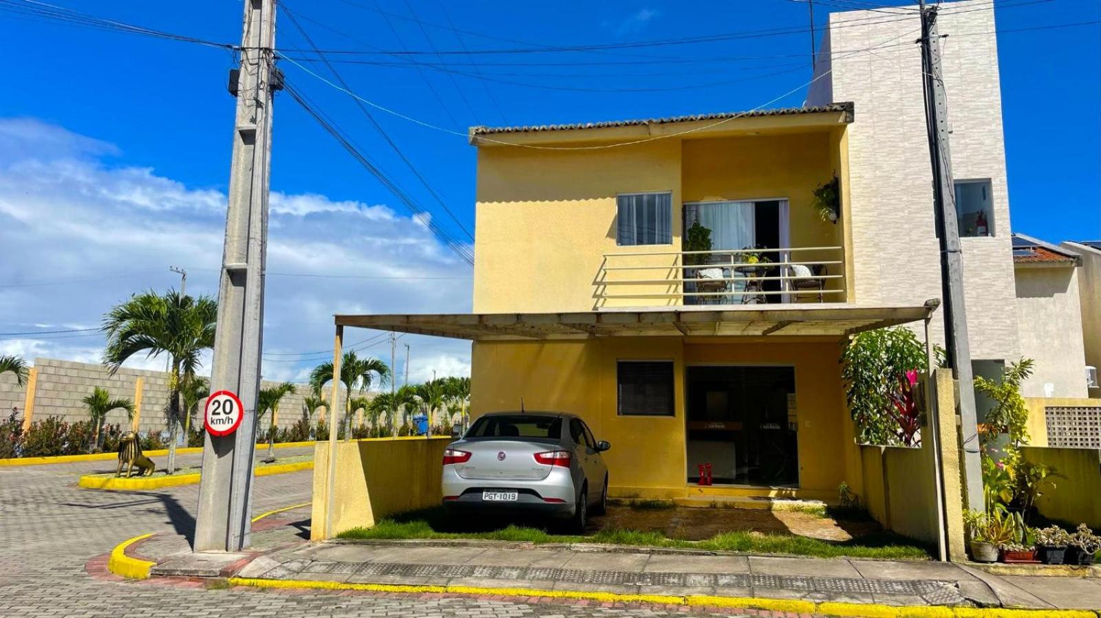 Apartamento Cond Leão Dourado 01