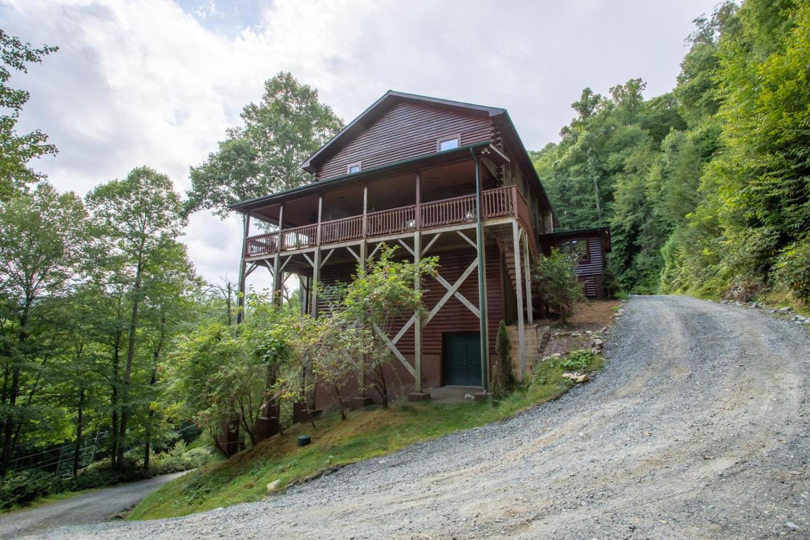 Mountainside Lodge