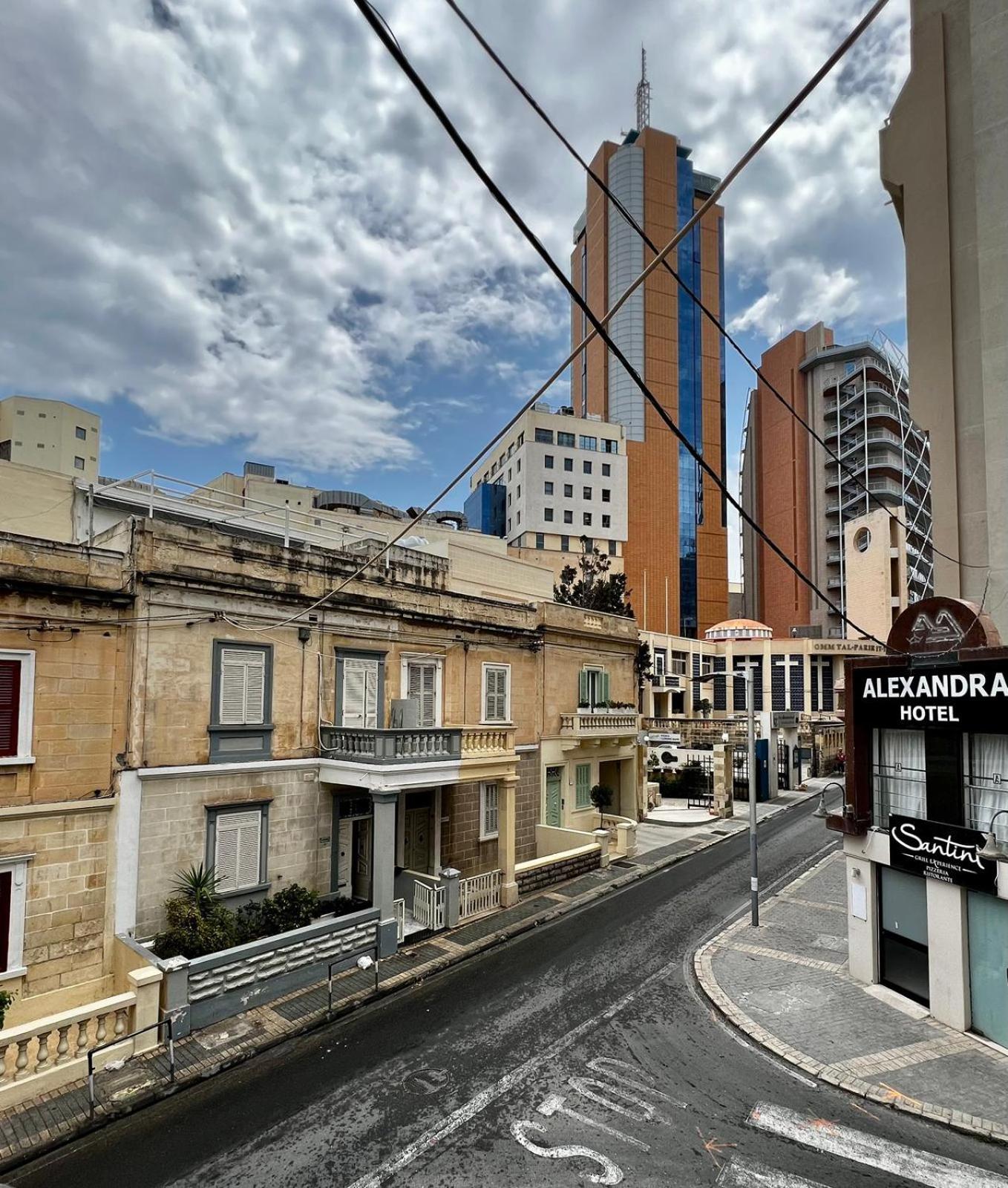 Bookarest Hostel Malta photo 4