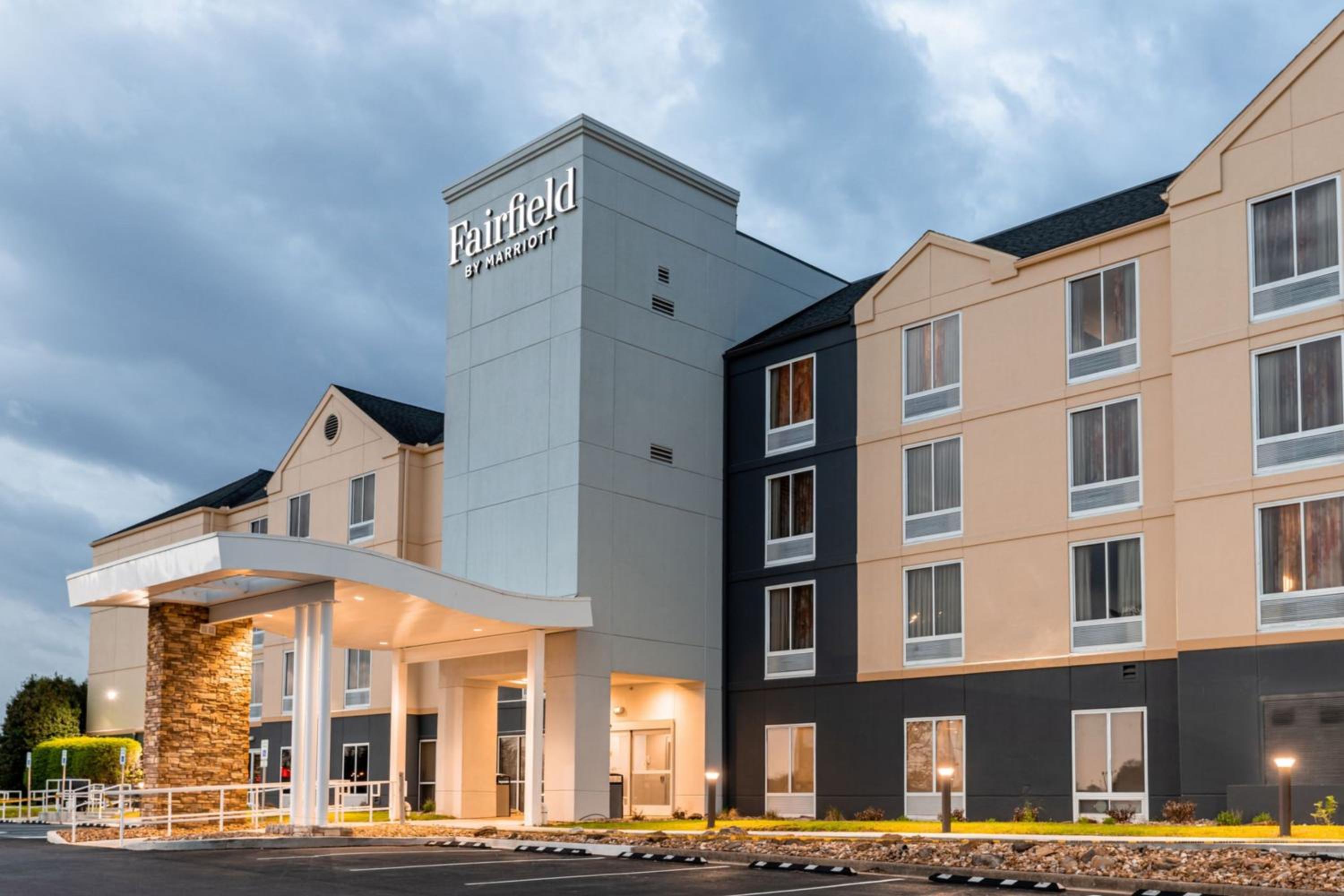 Hotel Fairfield Inn by Marriott Evansville West - Image 1