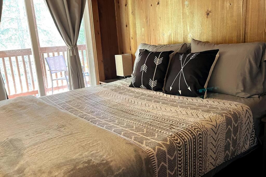 The Cabin in Packwood view 4
