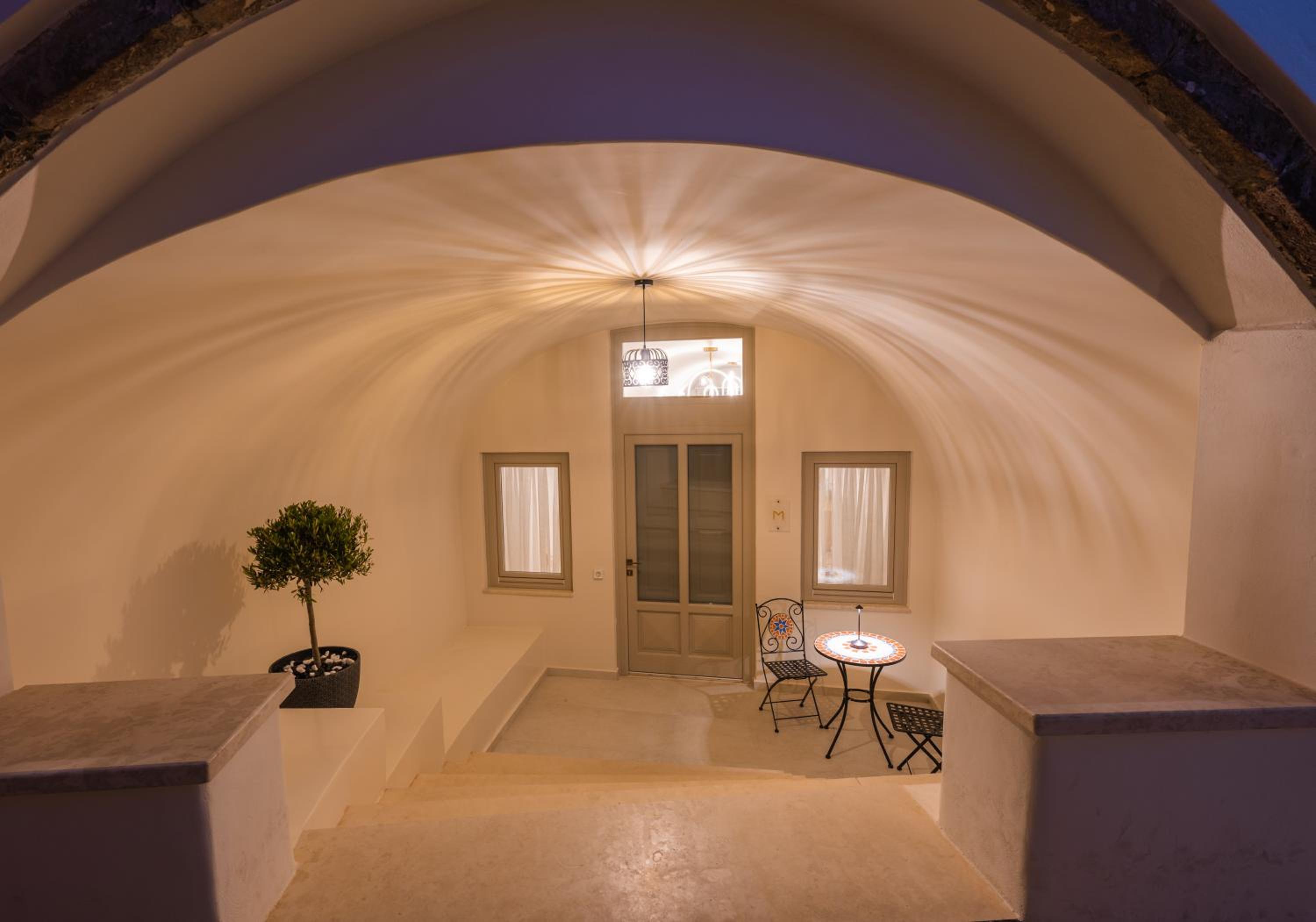 La Madeleine Oia Suites and Caves — 10