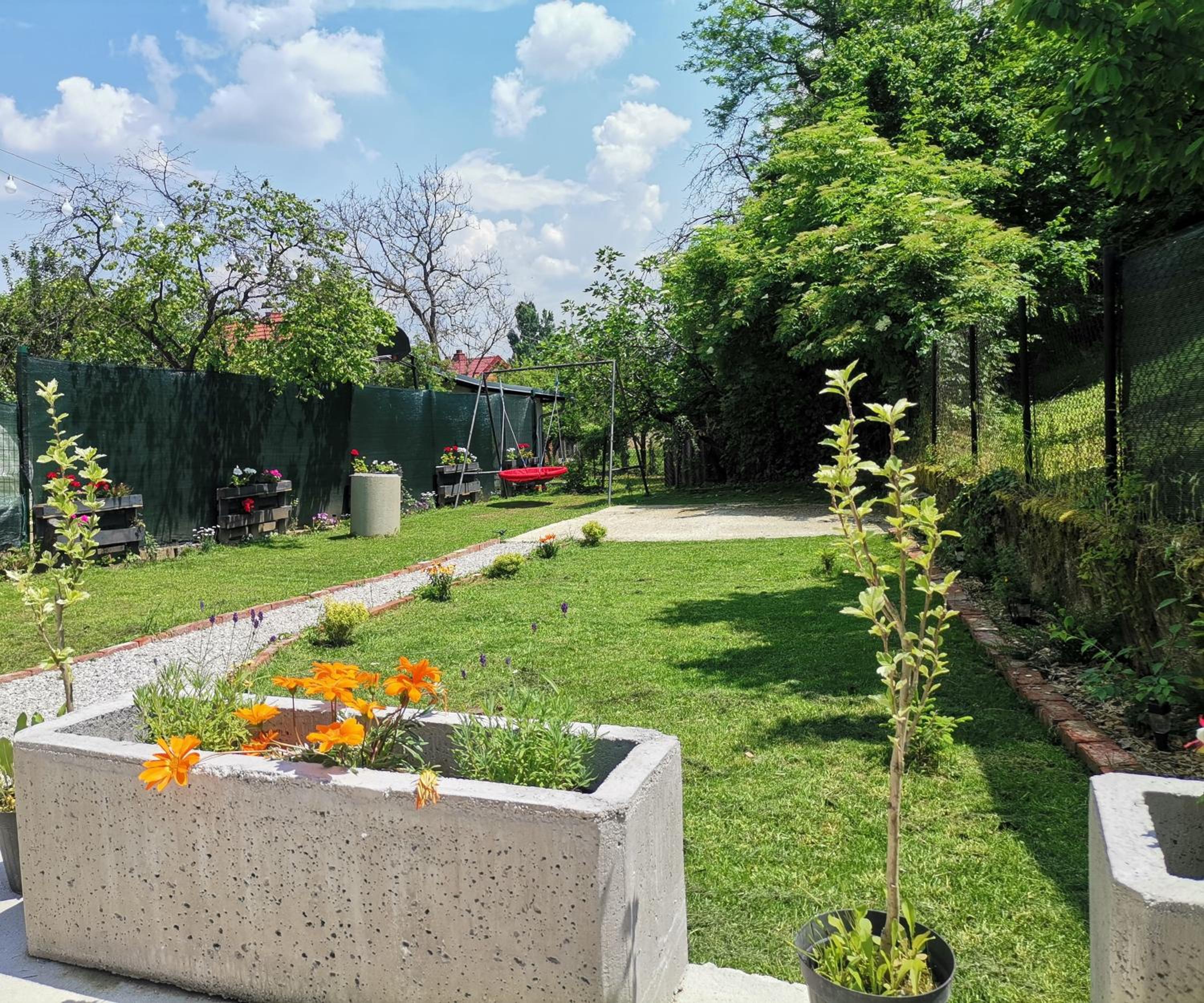 Green Garden Station