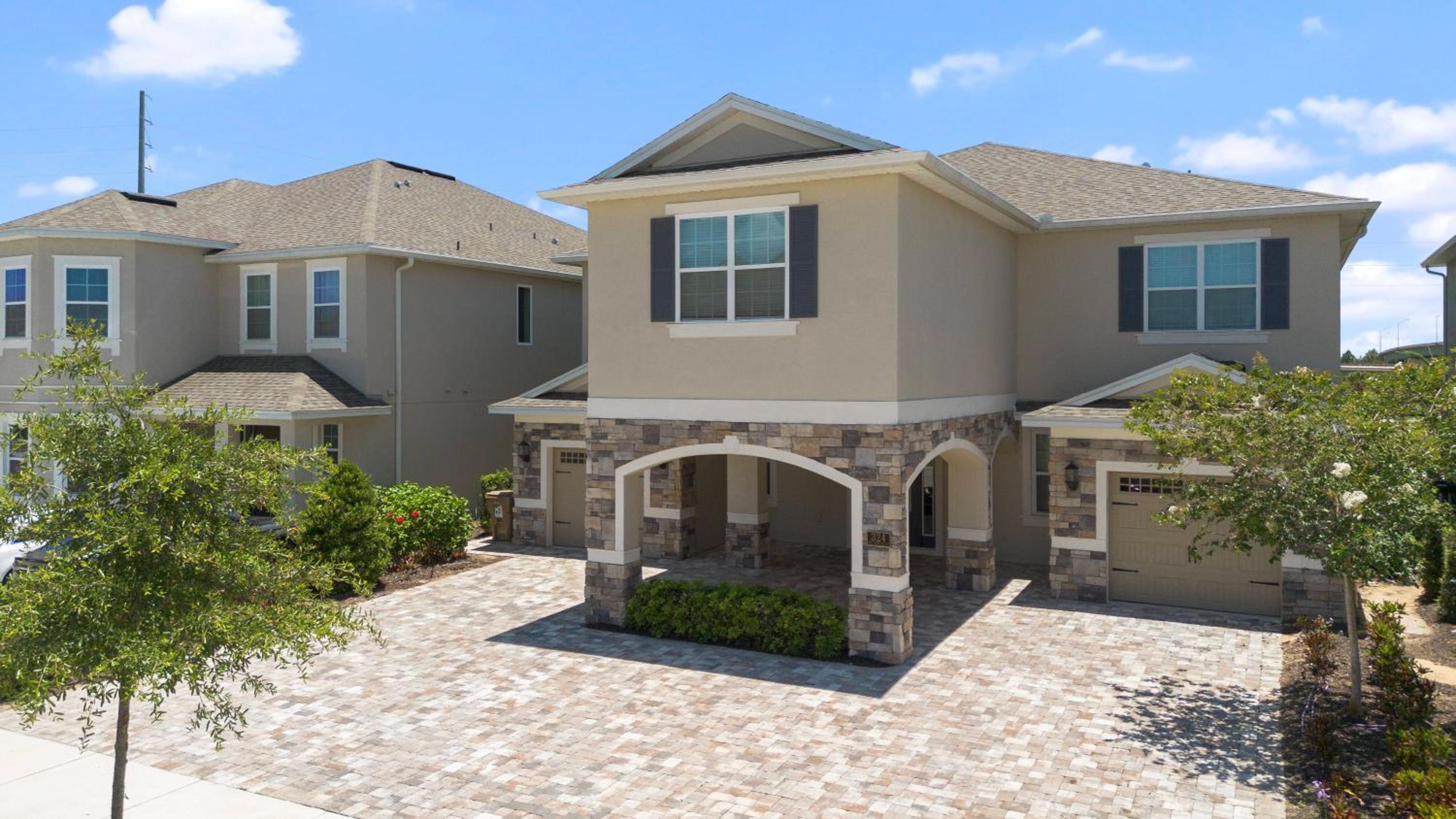 Super fun 12-bed villa w Game Room Private Pool