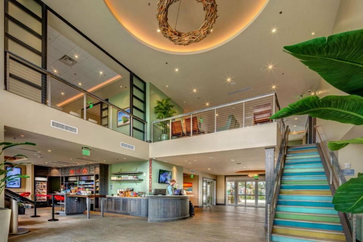 Super fun 12-bed villa w Game Room Private Pool