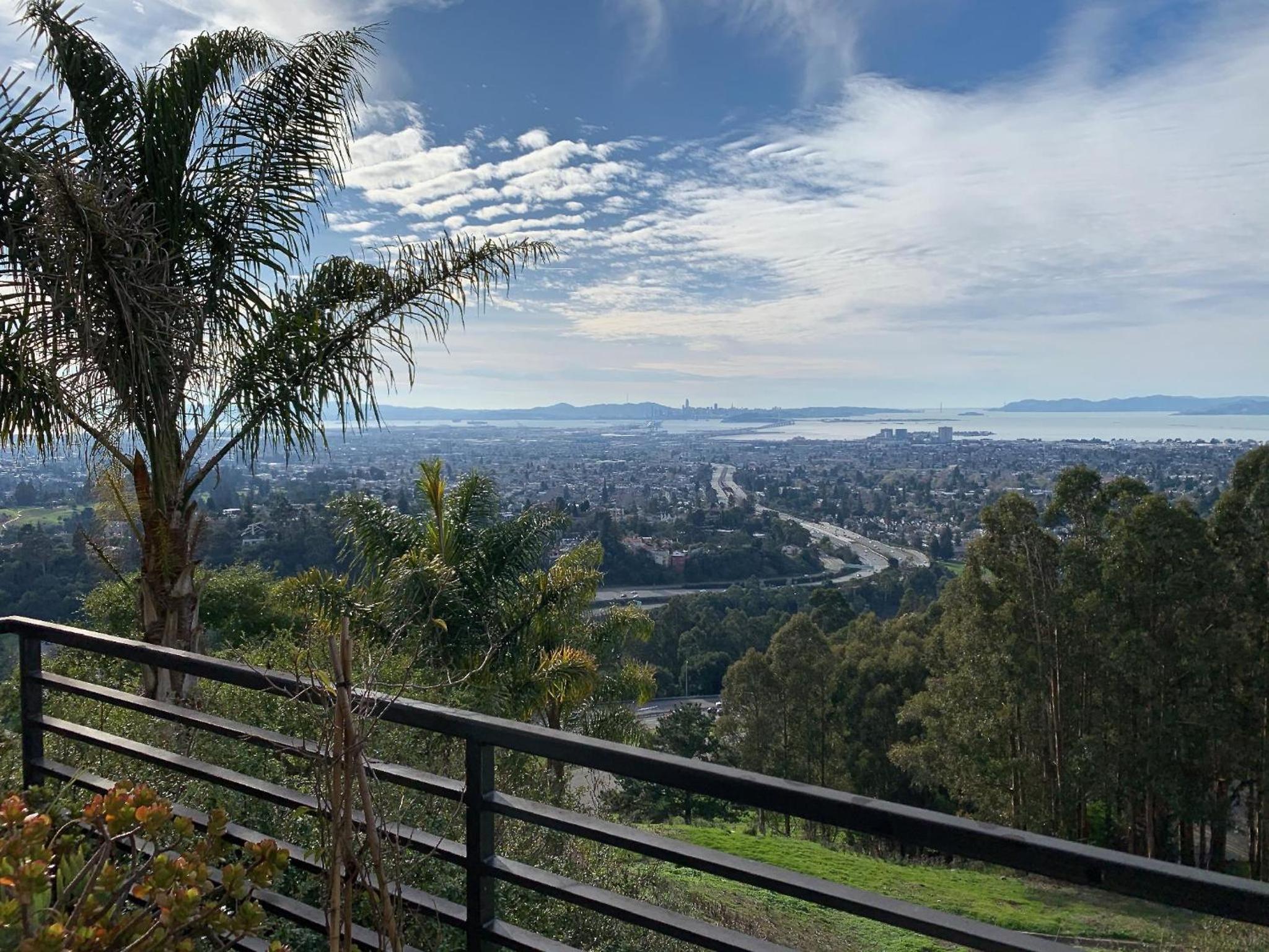 Luxurious Hillside Home wAC & Gorgeous SF Views! view 2