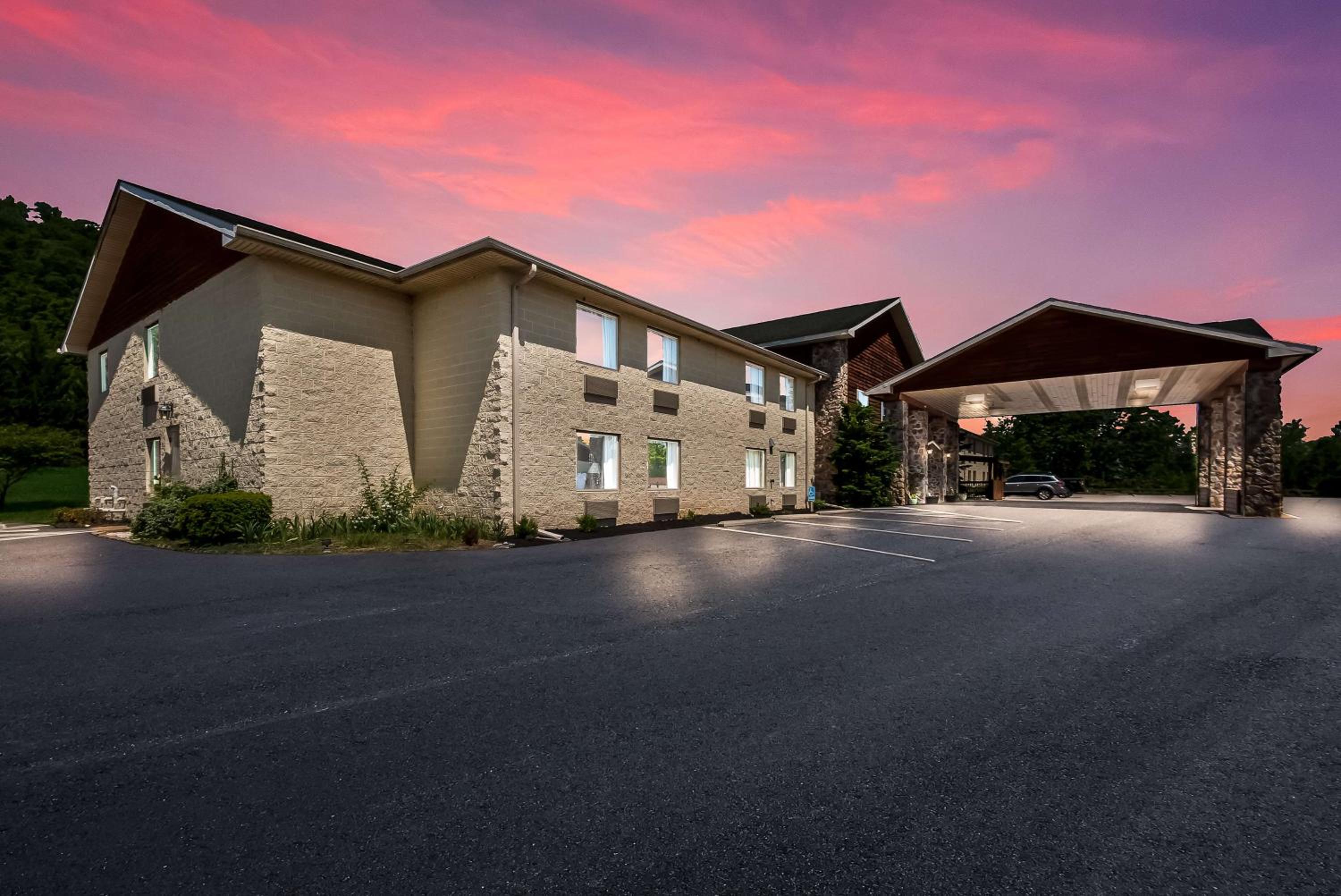 SureStay Plus Hotel by Best Western Berkeley Springs - Property Image 29
