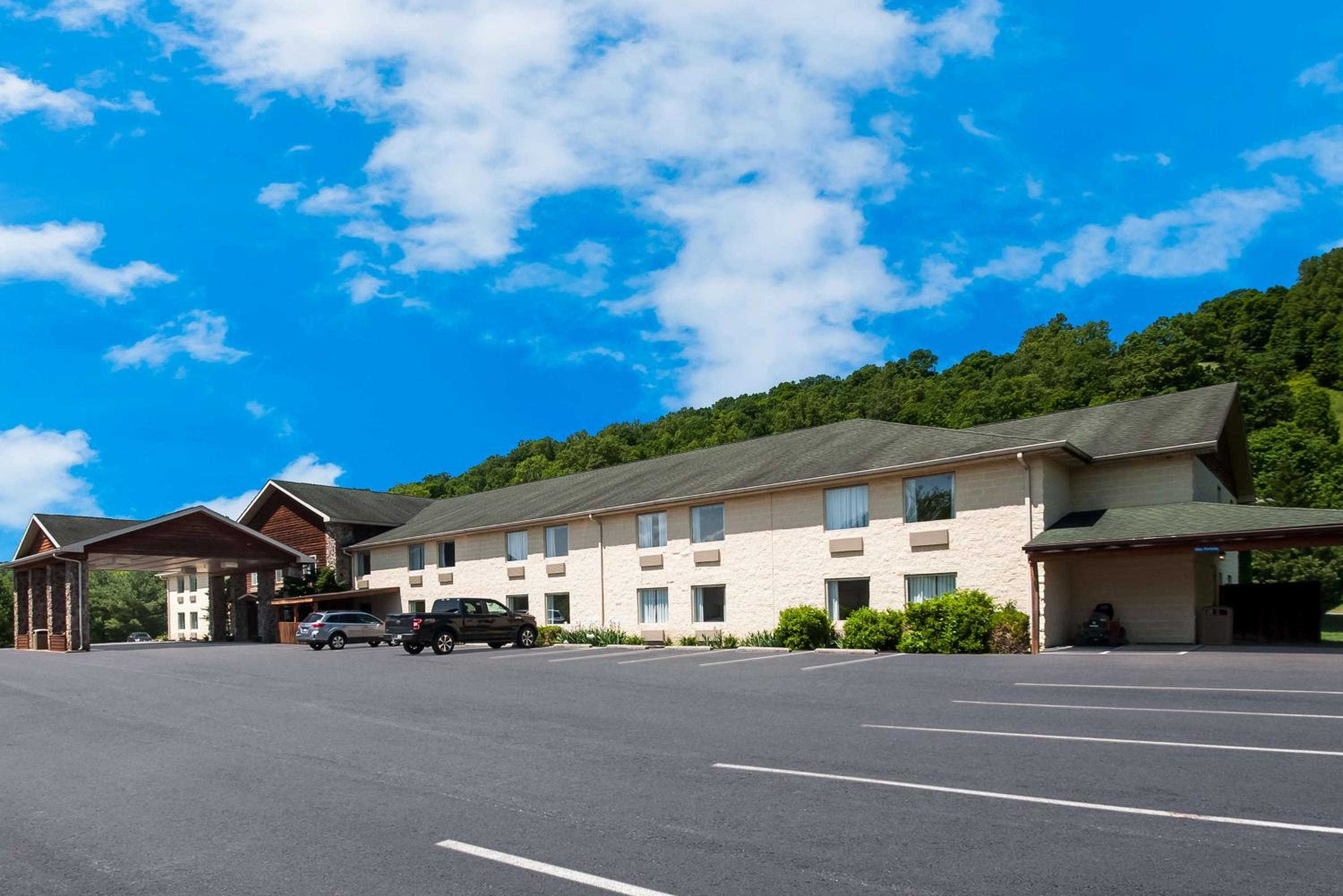 SureStay Plus Hotel by Best Western Berkeley Springs - Property Image 30