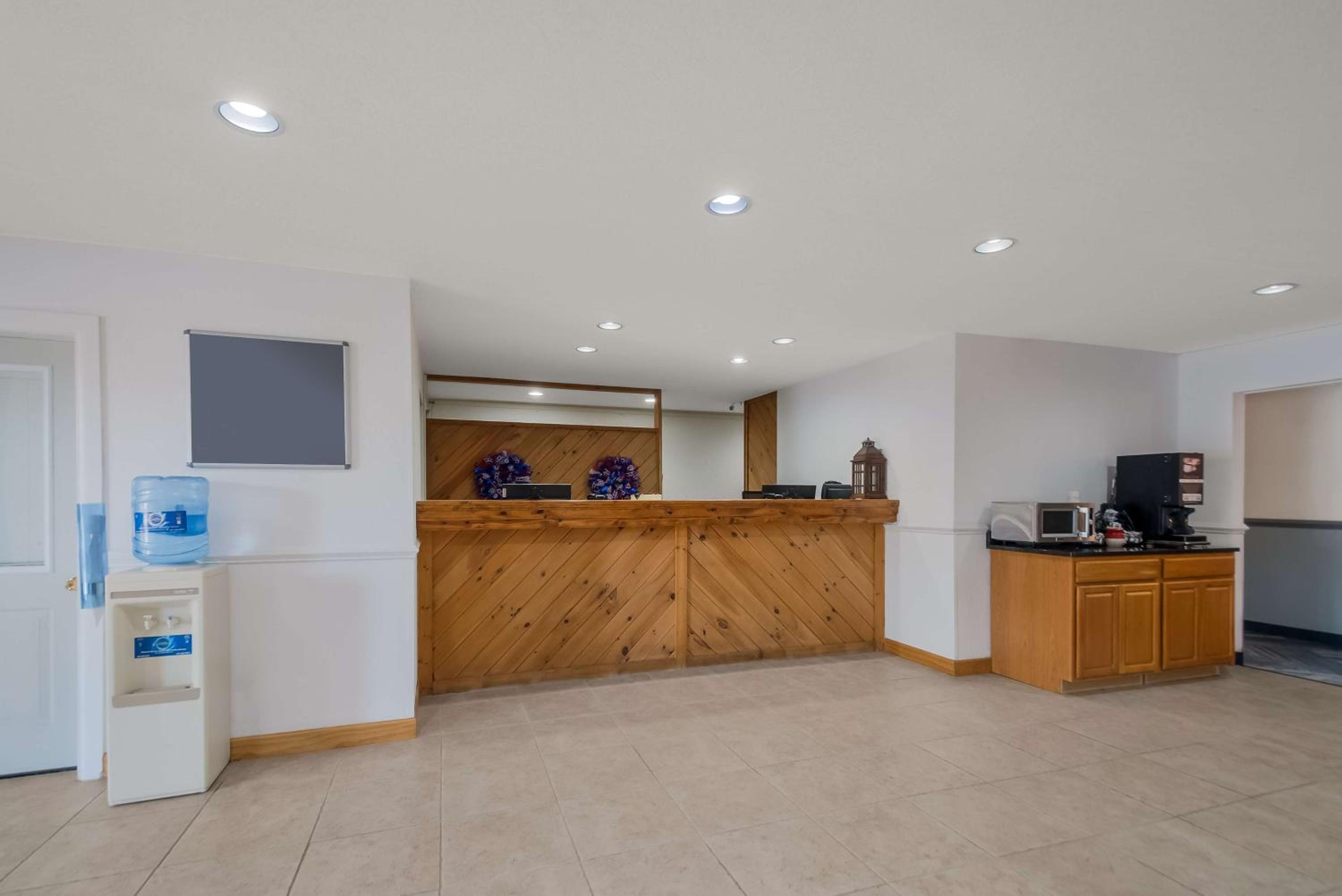 SureStay Plus Hotel by Best Western Berkeley Springs - Property Image 23