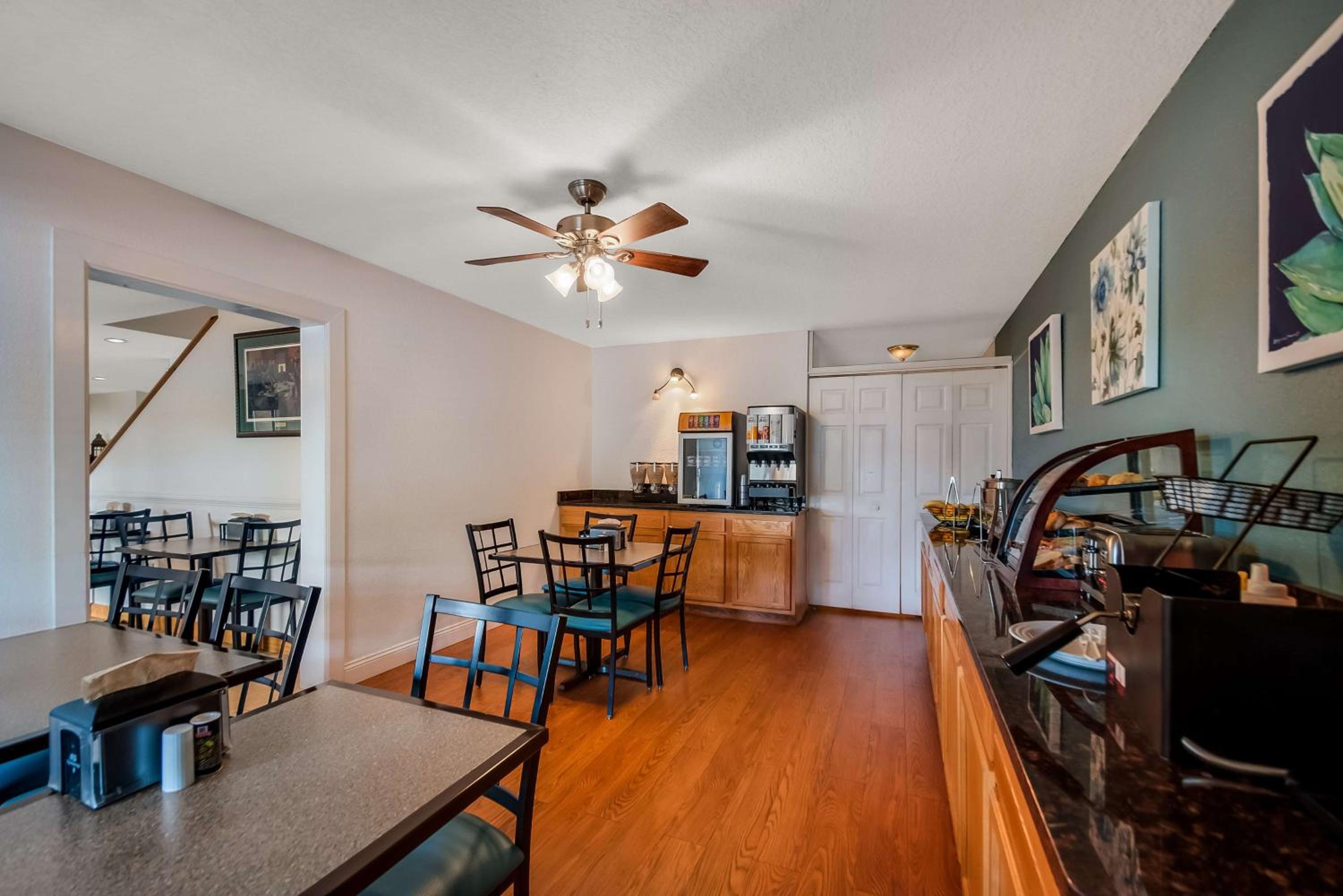 SureStay Plus Hotel by Best Western Berkeley Springs - Property Image 25