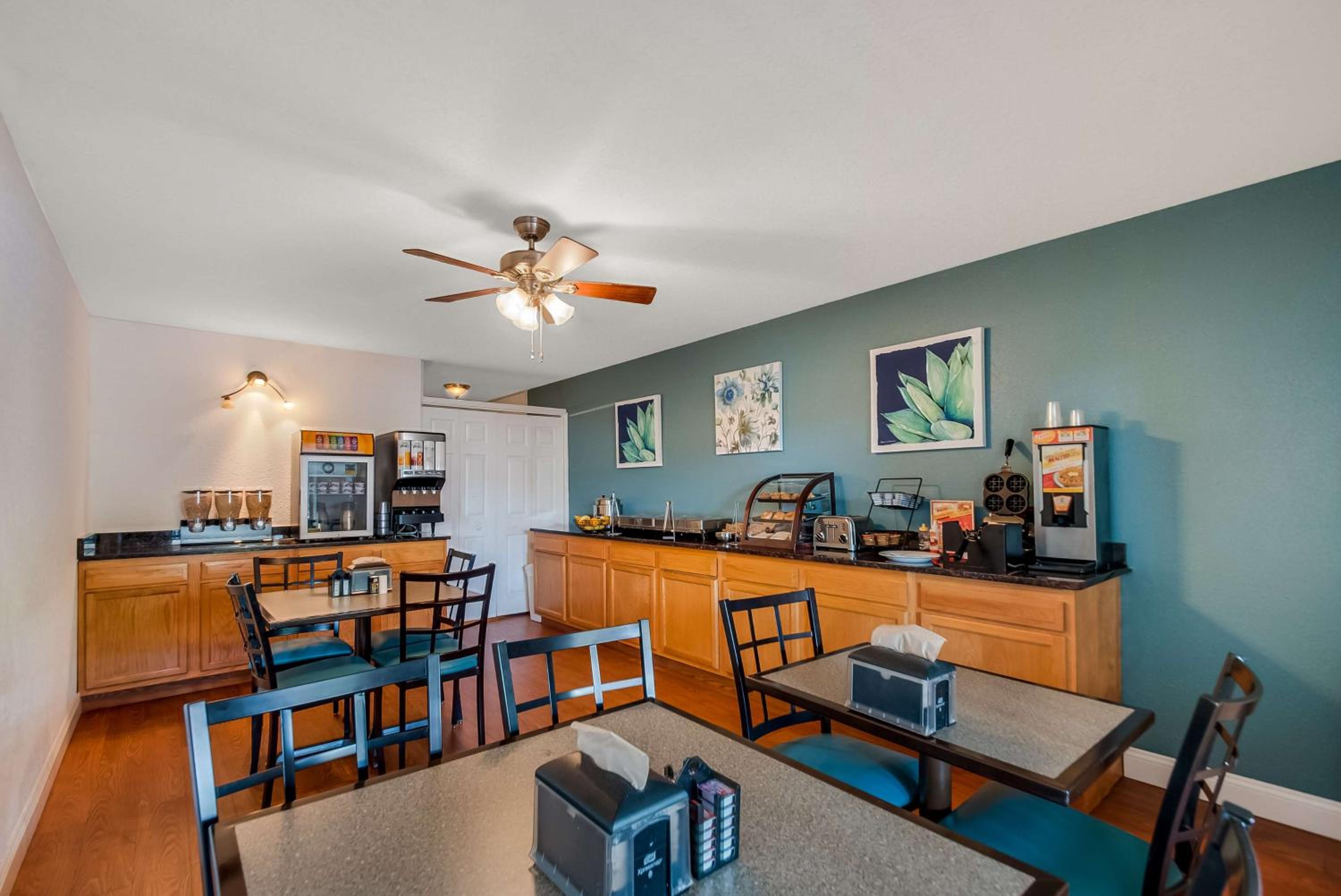 SureStay Plus Hotel by Best Western Berkeley Springs - Property Image 26