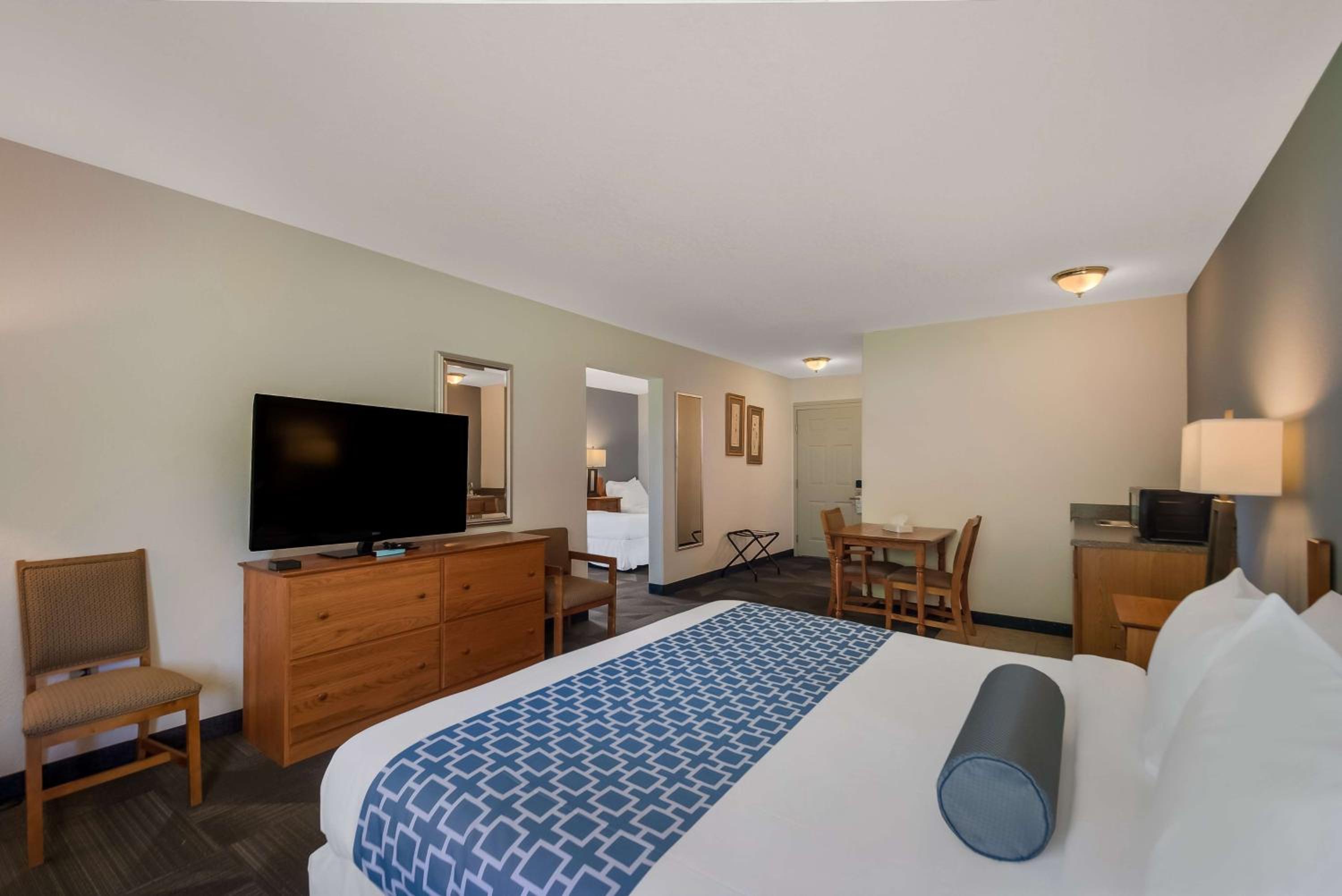 SureStay Plus Hotel by Best Western Berkeley Springs - Property Image 32