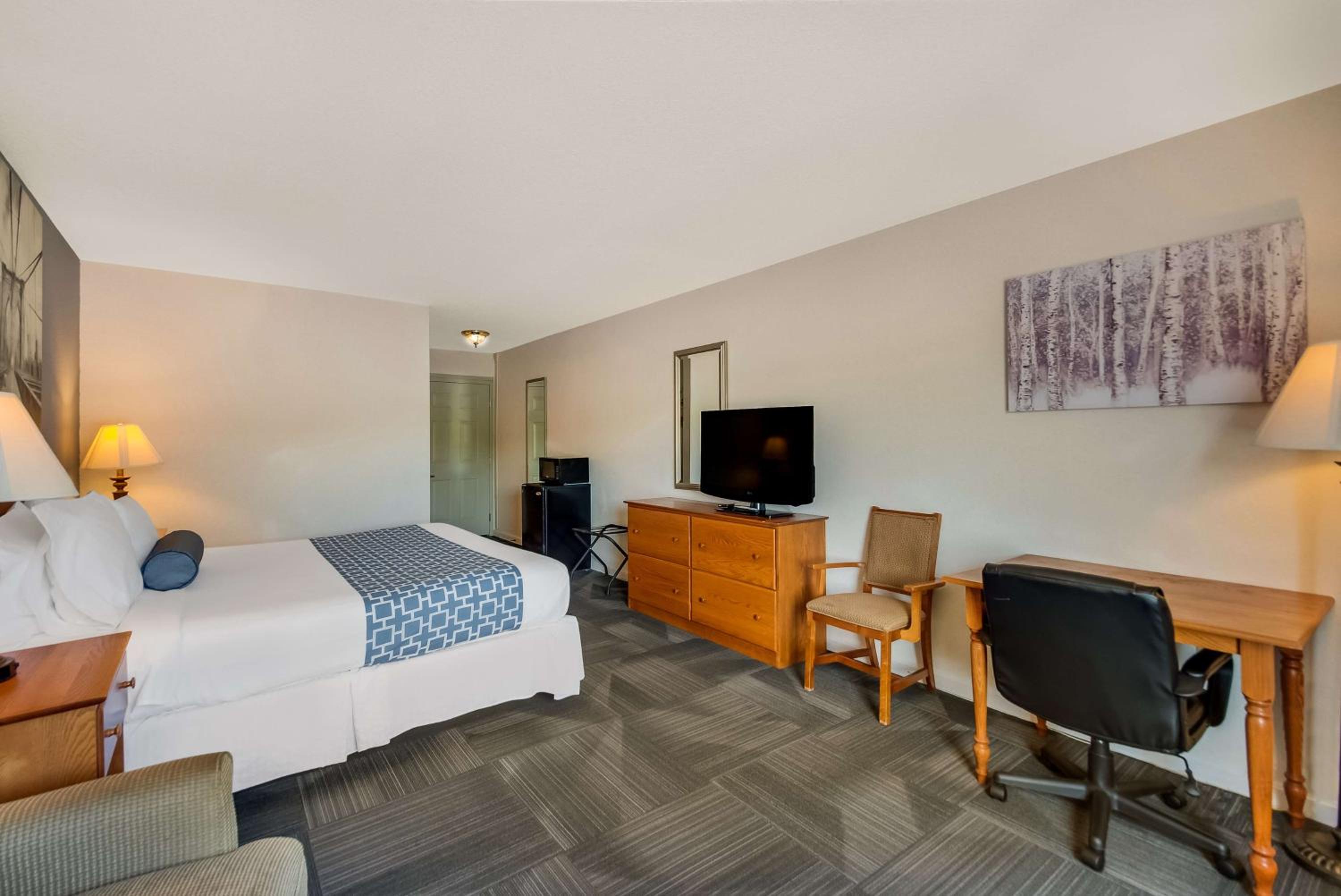 SureStay Plus Hotel by Best Western Berkeley Springs - Property Image 2