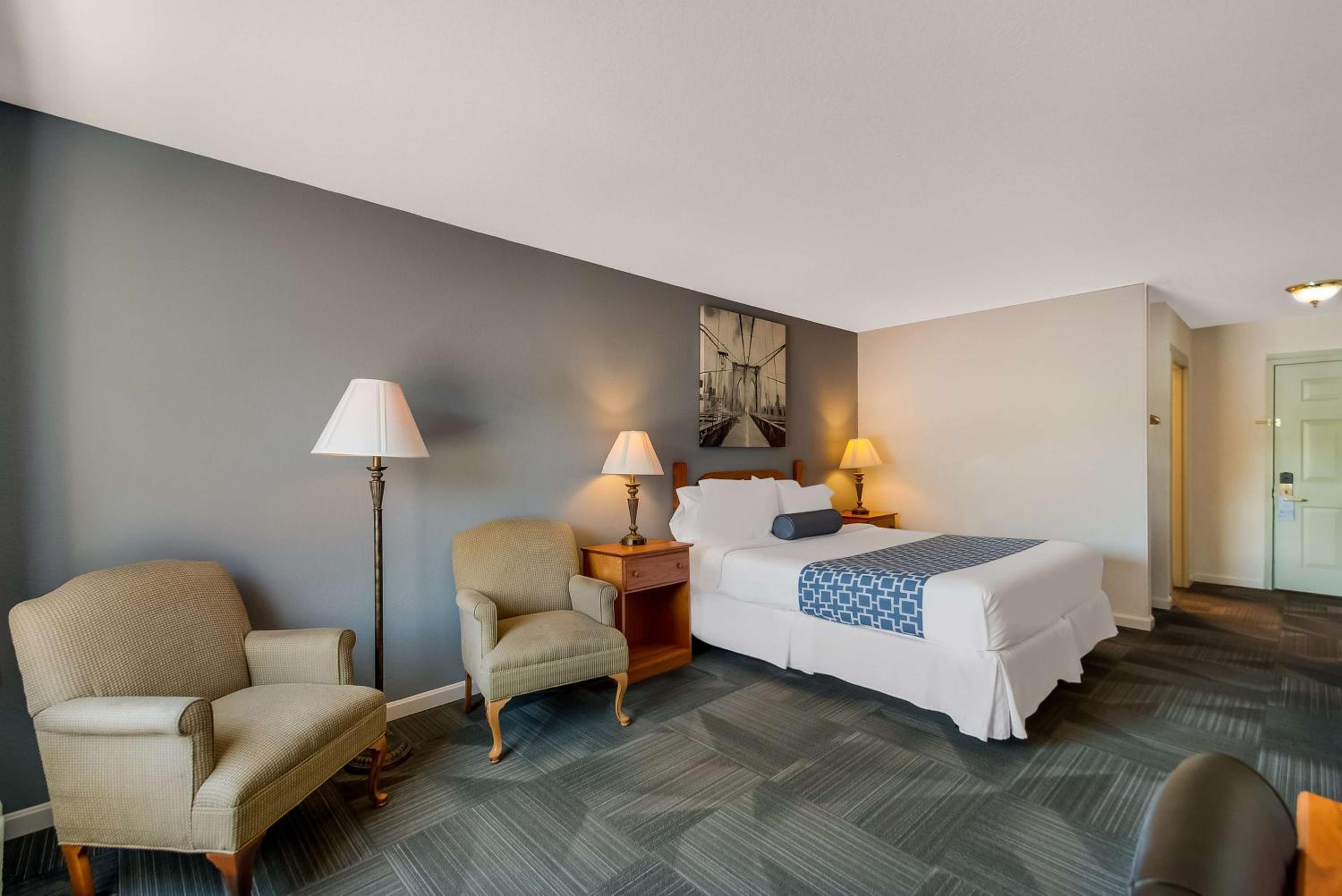 SureStay Plus Hotel by Best Western Berkeley Springs - Property Image 19