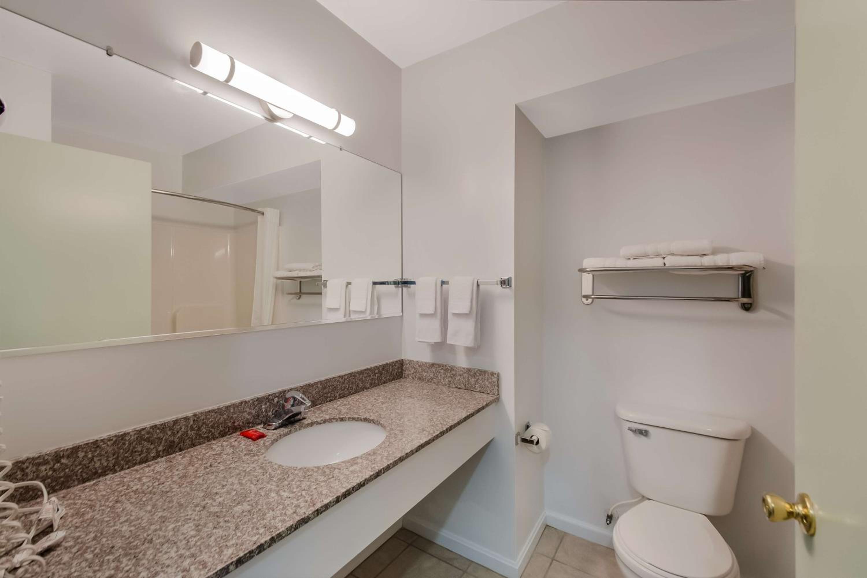 SureStay Plus Hotel by Best Western Berkeley Springs - Property Image 3