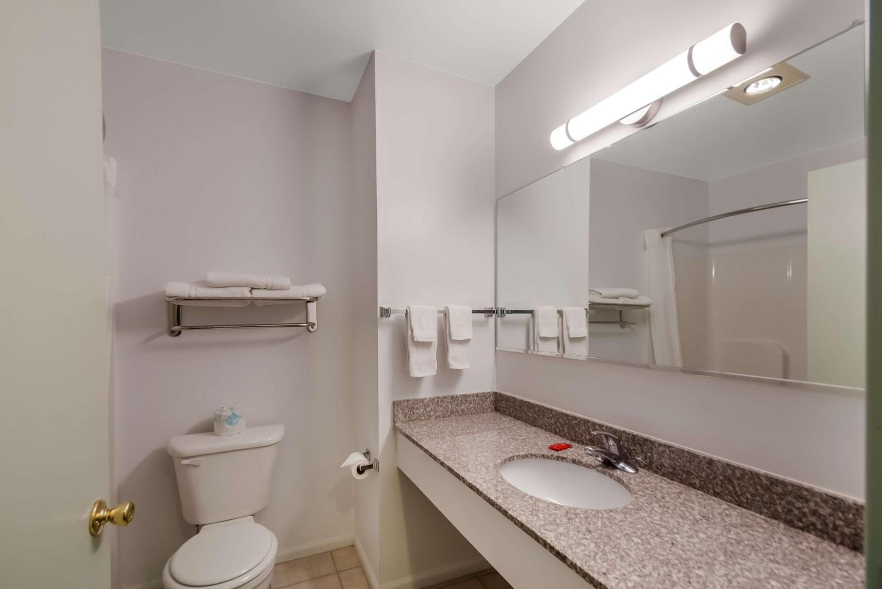 SureStay Plus Hotel by Best Western Berkeley Springs - Property Image 13