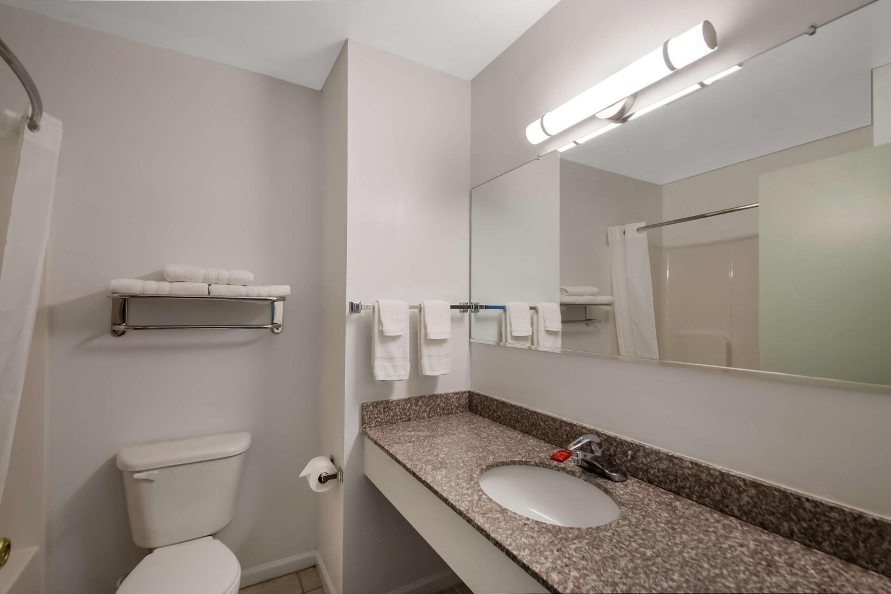 SureStay Plus Hotel by Best Western Berkeley Springs - Property Image 14