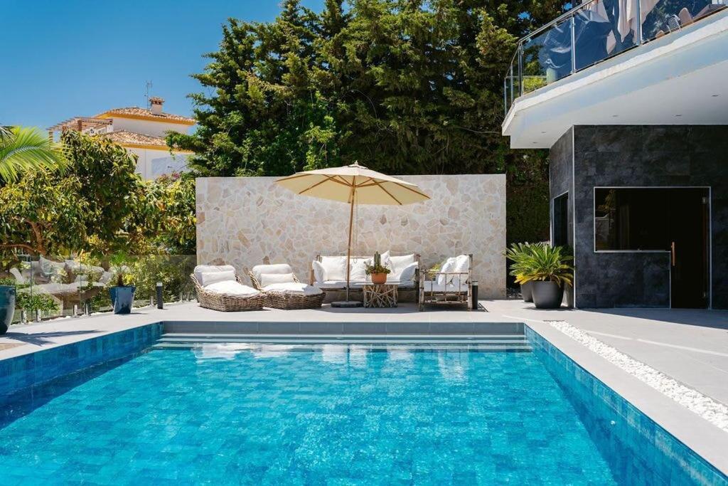 Luxury Villa with Sauna and Heated Pool for 14PAX! view 2