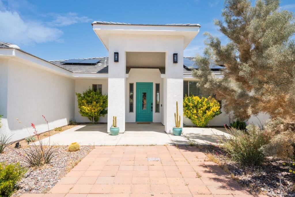 Hotel Tranquil Family Friendly Pool Sanctuary Near JTNP - Image 1