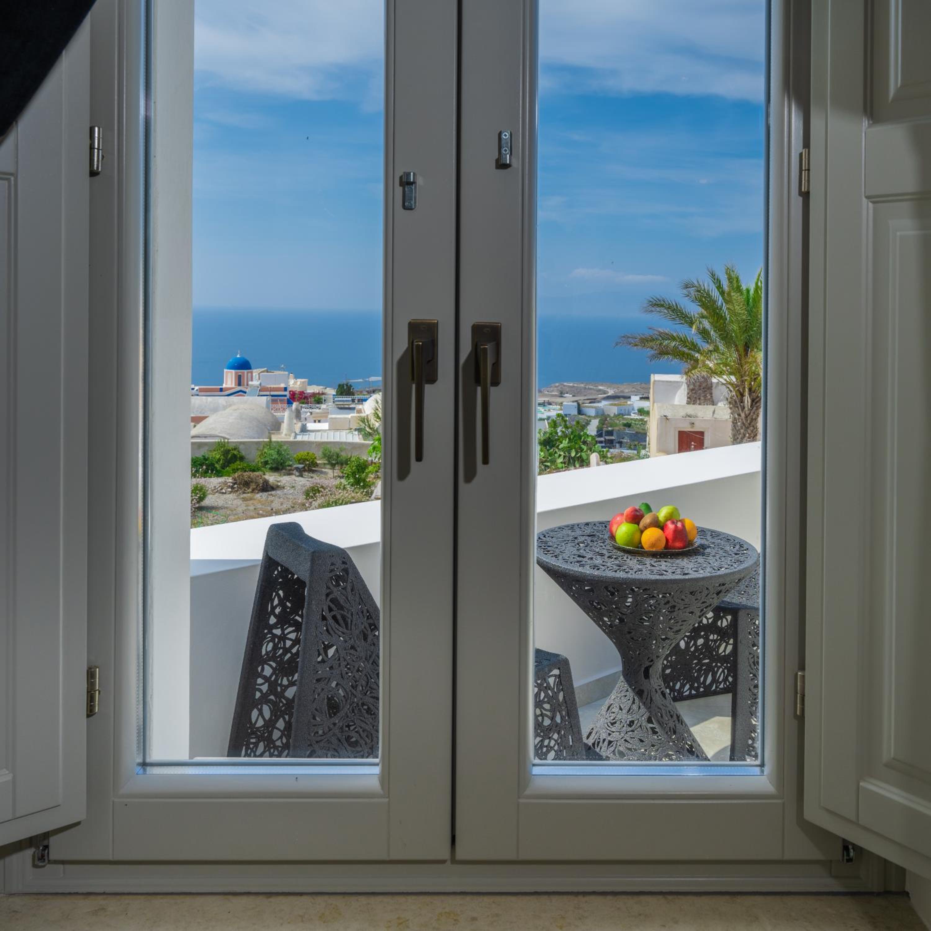 La Madeleine Oia Suites and Caves — 13