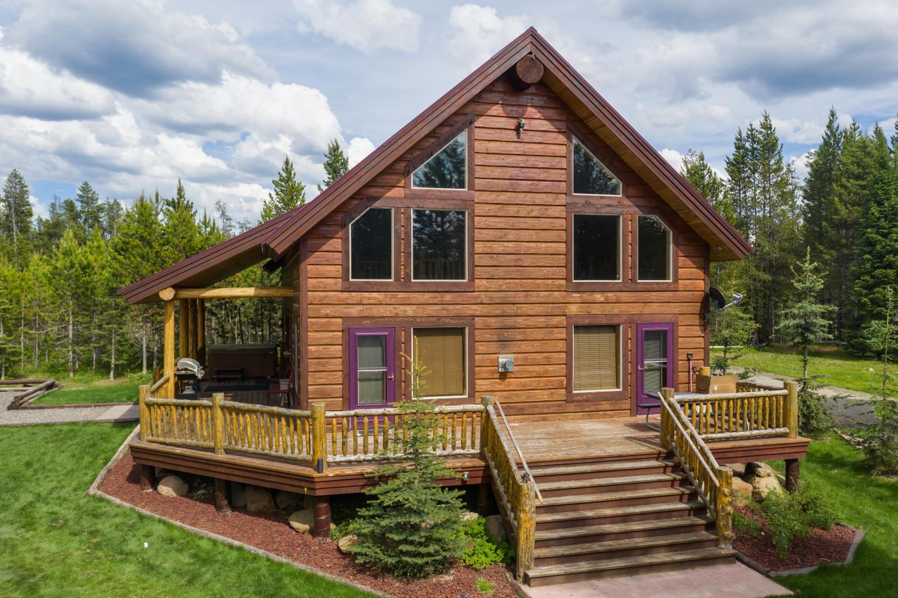 Hotel Mountain General by KABINO Hot Tub BBQ Pit FirePit Horseshoe Pit Foosball Air Hockey Games WiFi Grill - Image 1