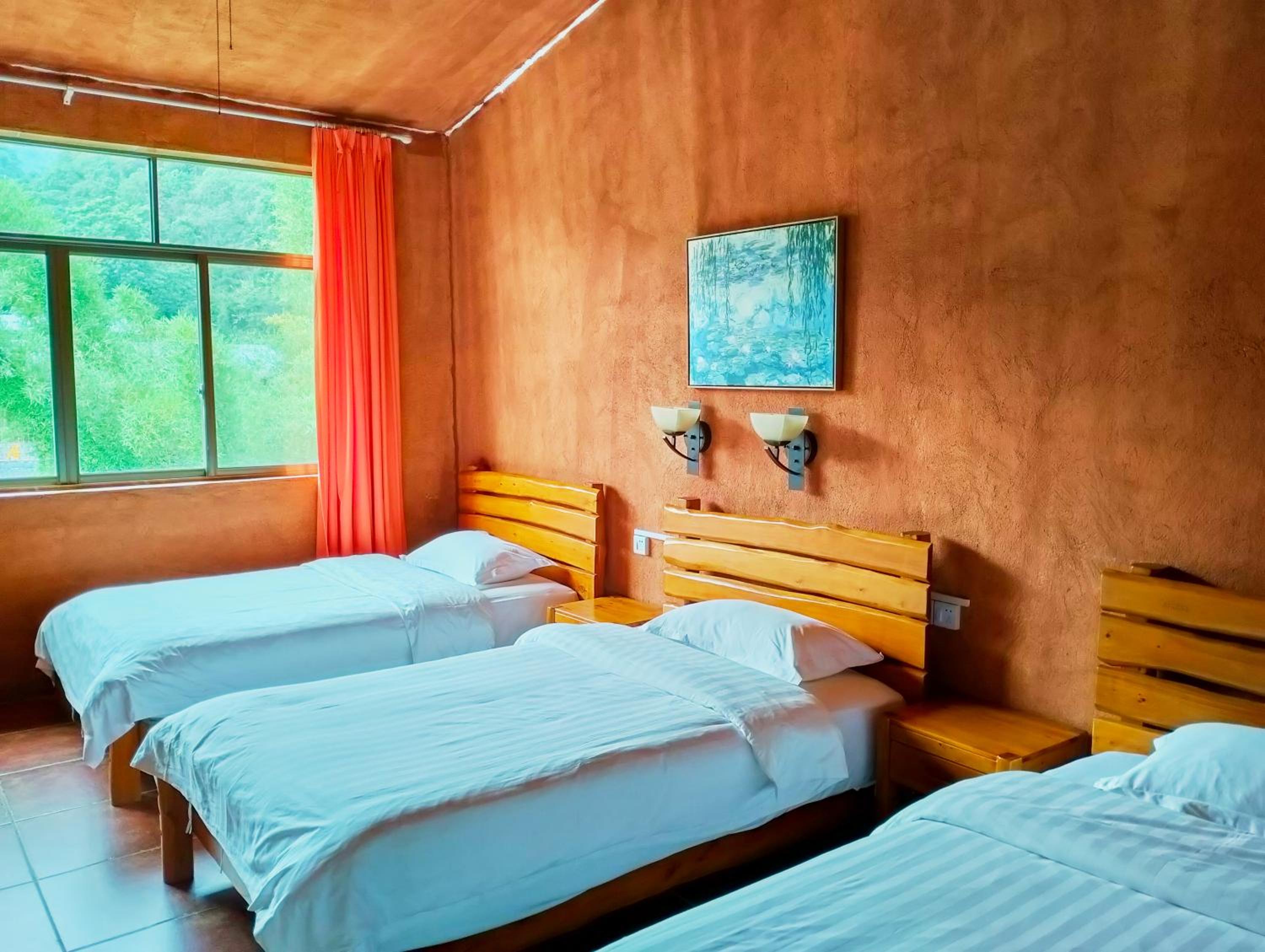 Yangshuo Eden's Social Guesthouse - Wake up to a hearty Western breakfast & fresh craft coffee & night beers & outdoor activities