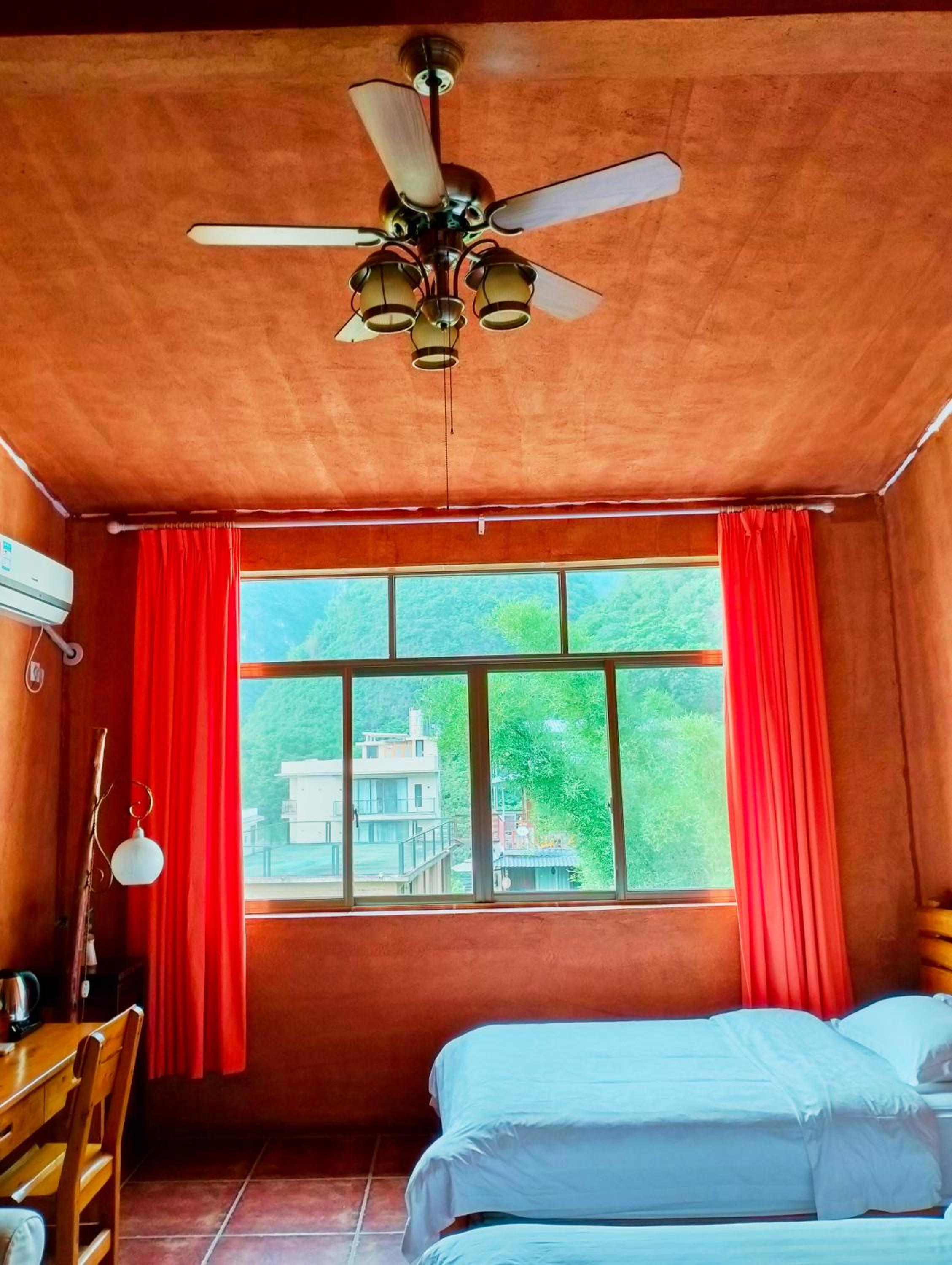 Yangshuo Eden's Social Guesthouse - Wake up to a hearty Western breakfast & fresh craft coffee & night beers & outdoor activities