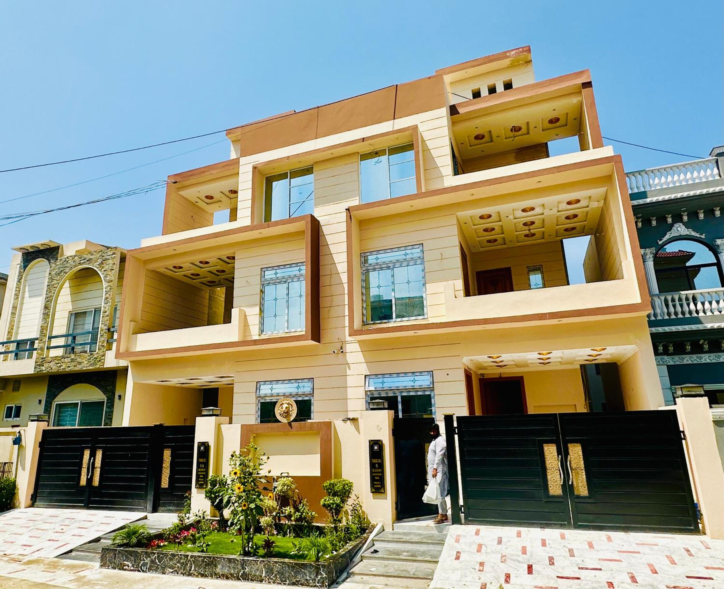 Luxury Apartment Lahore view 2