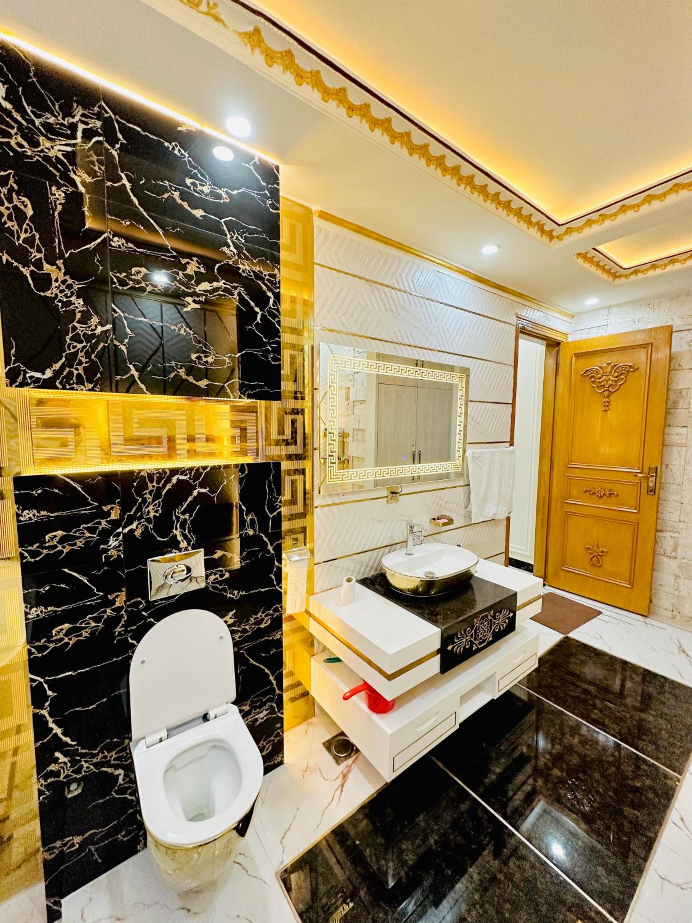 Luxury Apartment Lahore view 4