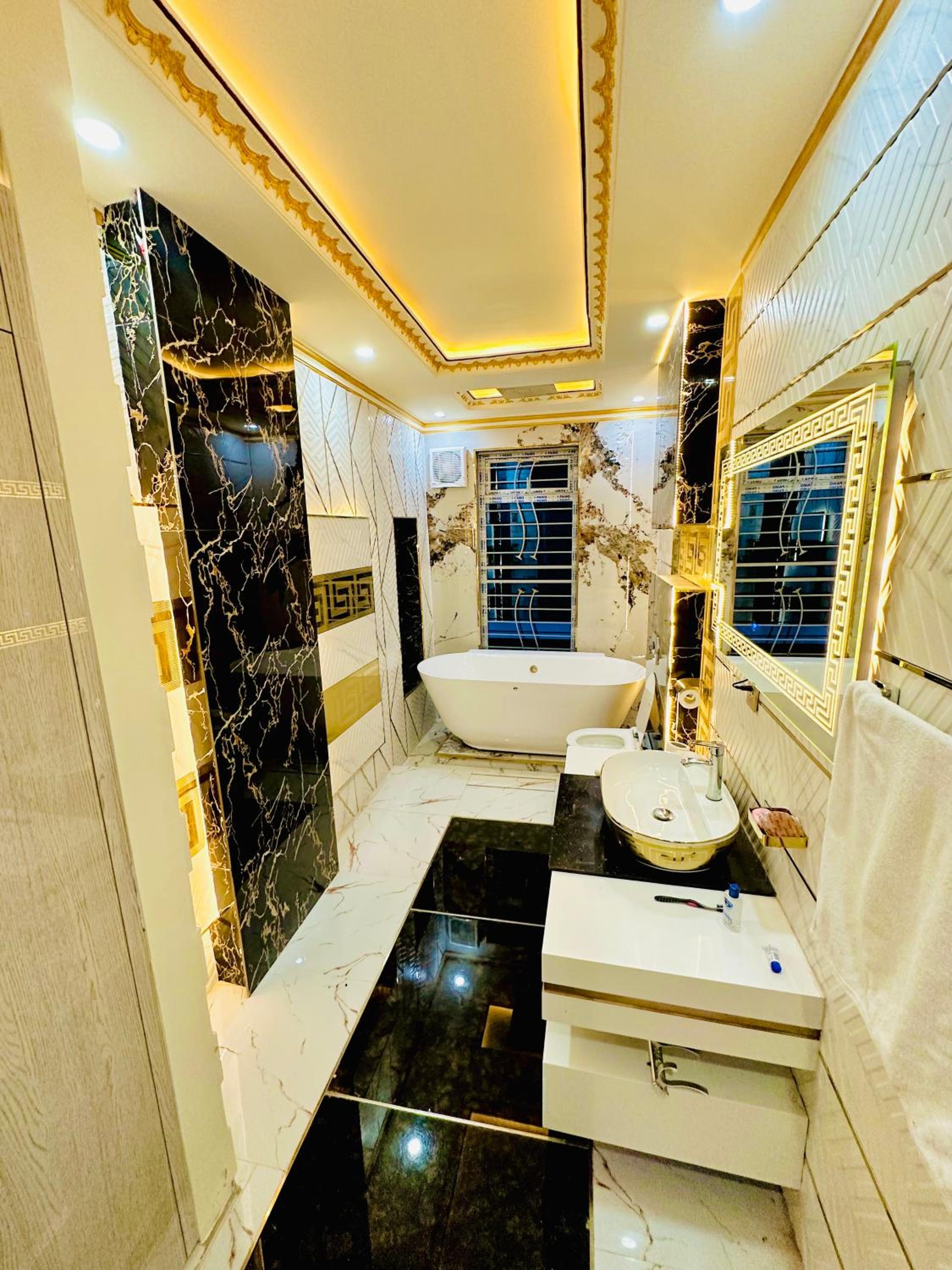 Luxury Apartment Lahore view 5