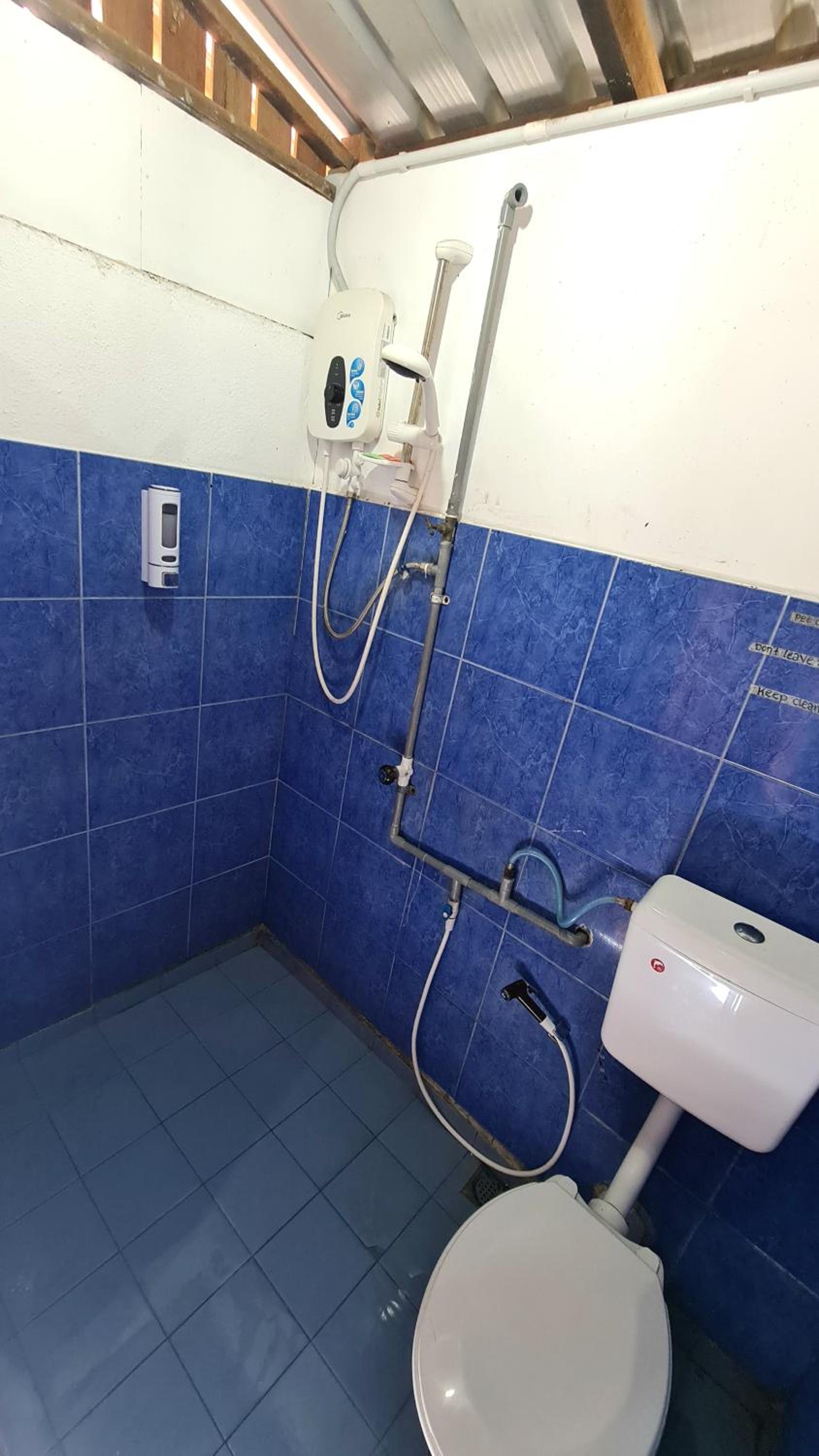 AA Backpackers Hostel