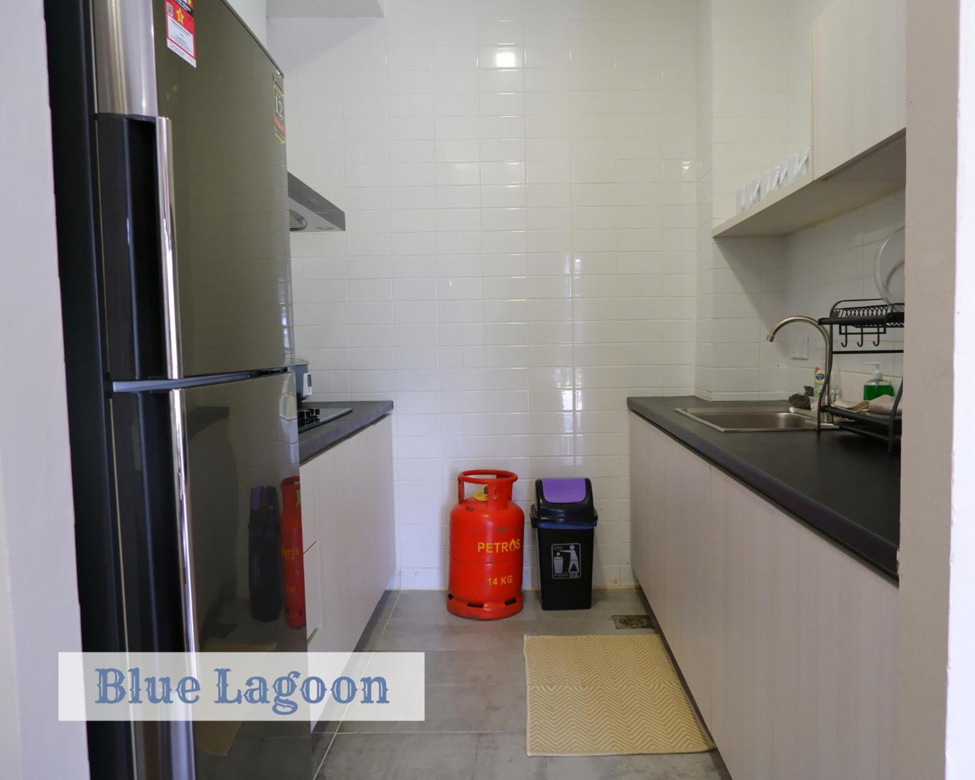 Roxy Sematan Townhouse - Blue Lagoon photo 8